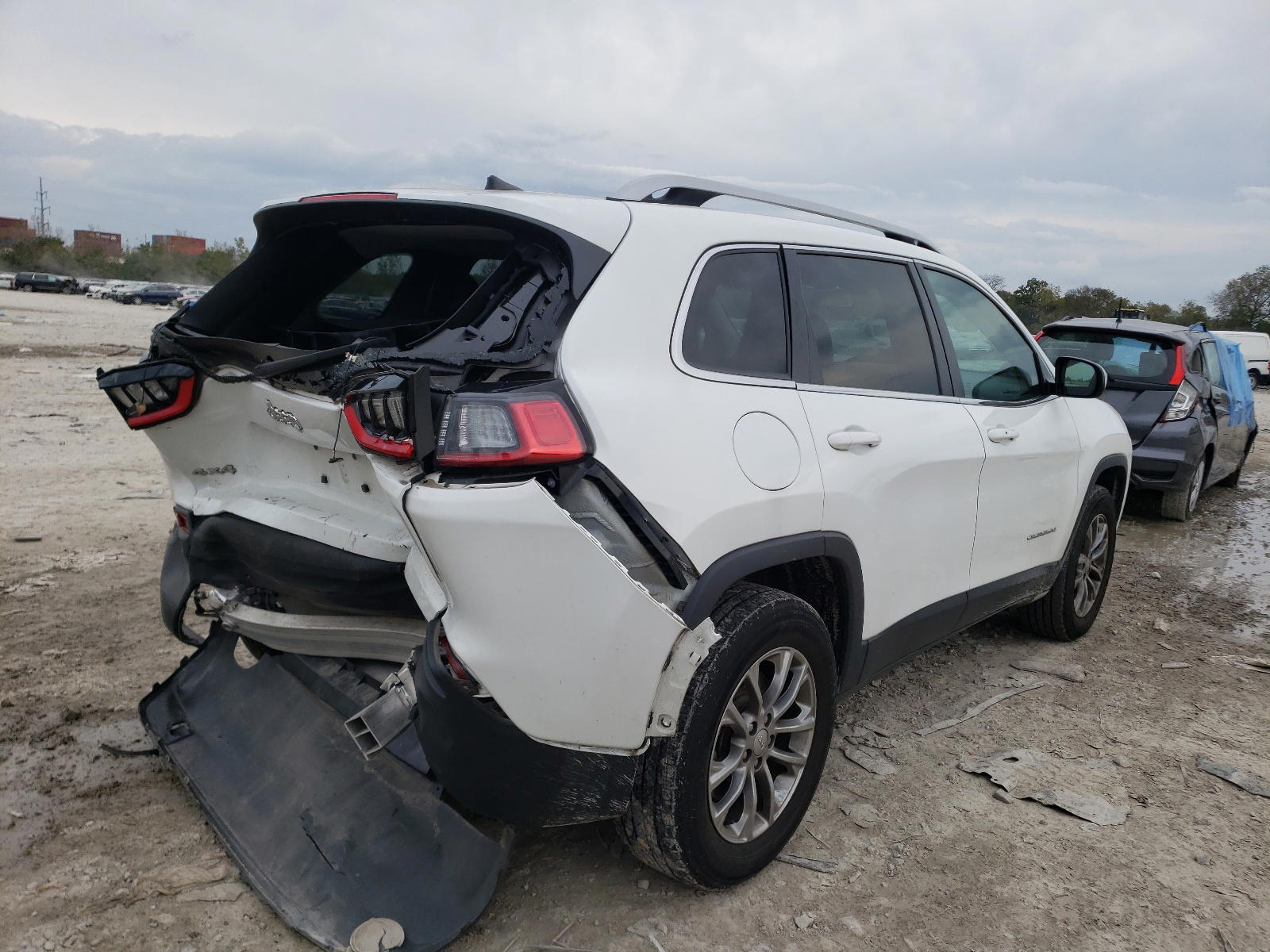 Photo 4 from auction – 2019 JEEP CHEROKEE L with VIN 1C4PJMLB5KD139780