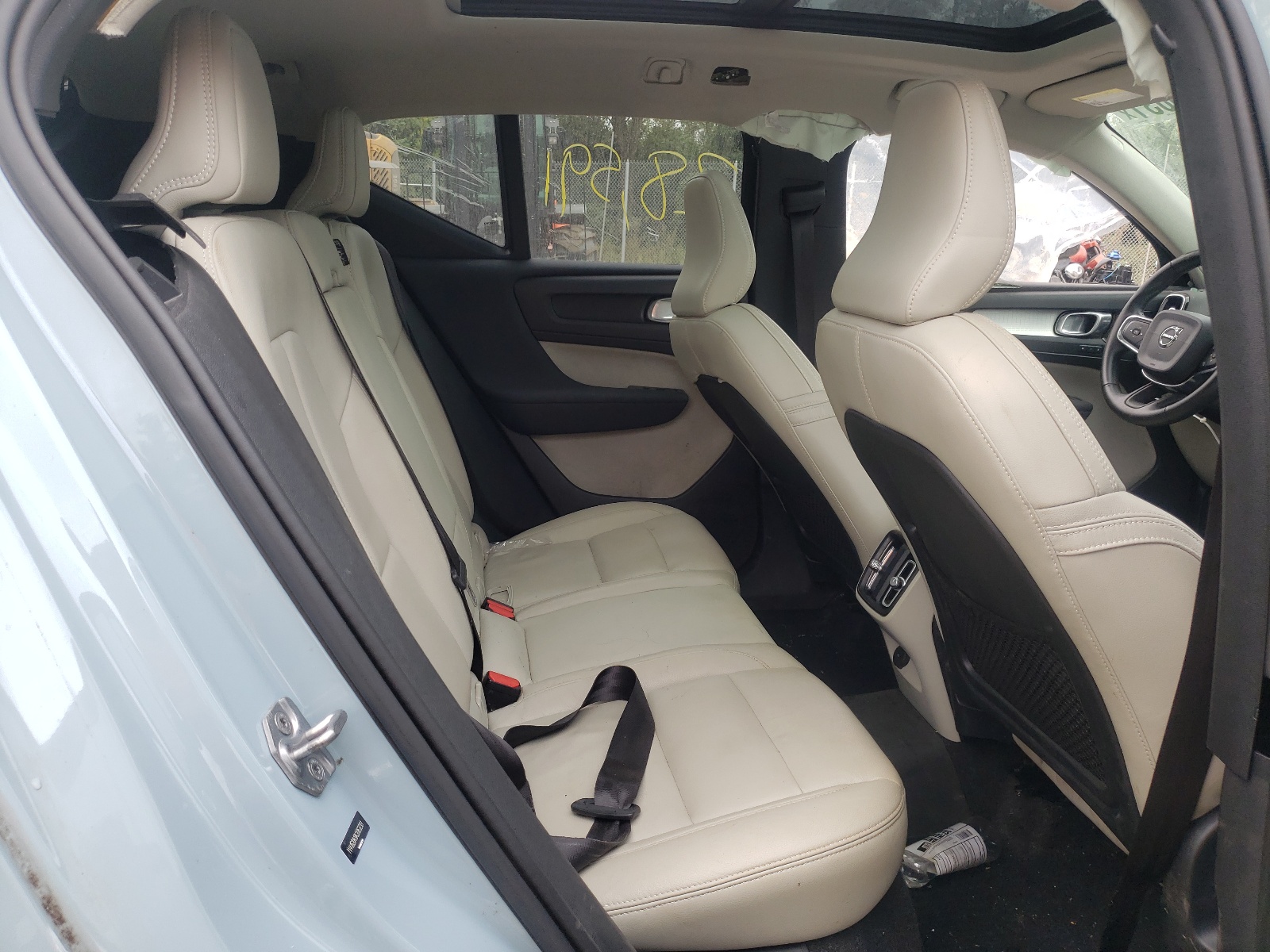 Photo 6 from auction – 2019 VOLVO XC40 T5 MO with VIN YV4162UK8K2063233