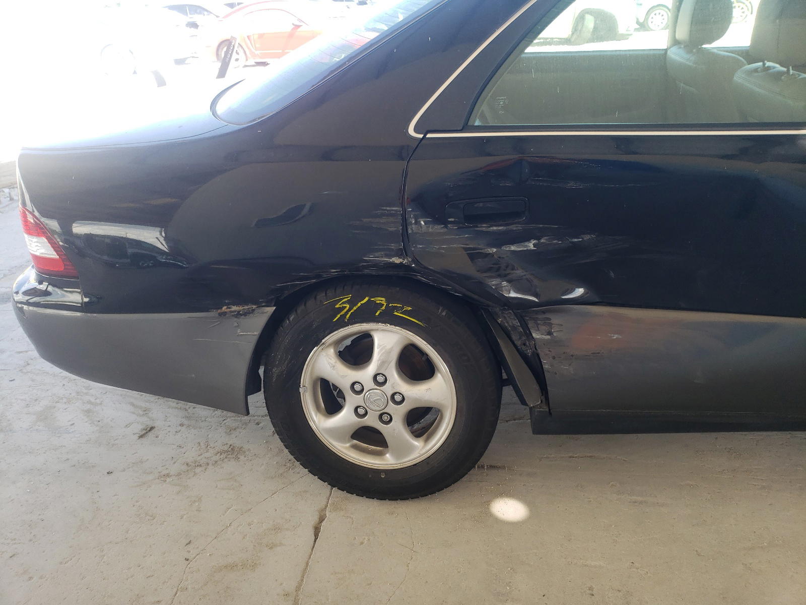 Photo 9 from auction – 2000 LEXUS ES 300 with VIN JT8BF28G8Y5076812