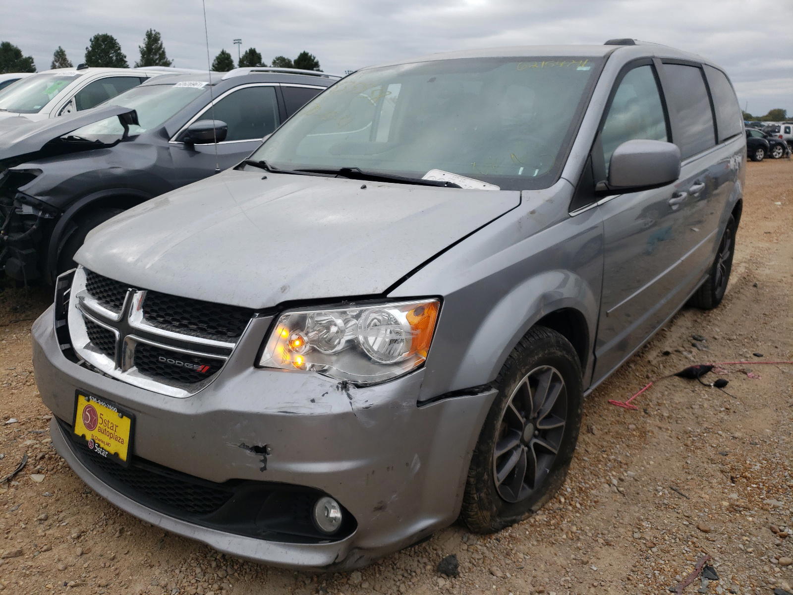 Photo 2 from auction – 2017 DODGE GRAND CARA with VIN 2C4RDGCG3HR824315