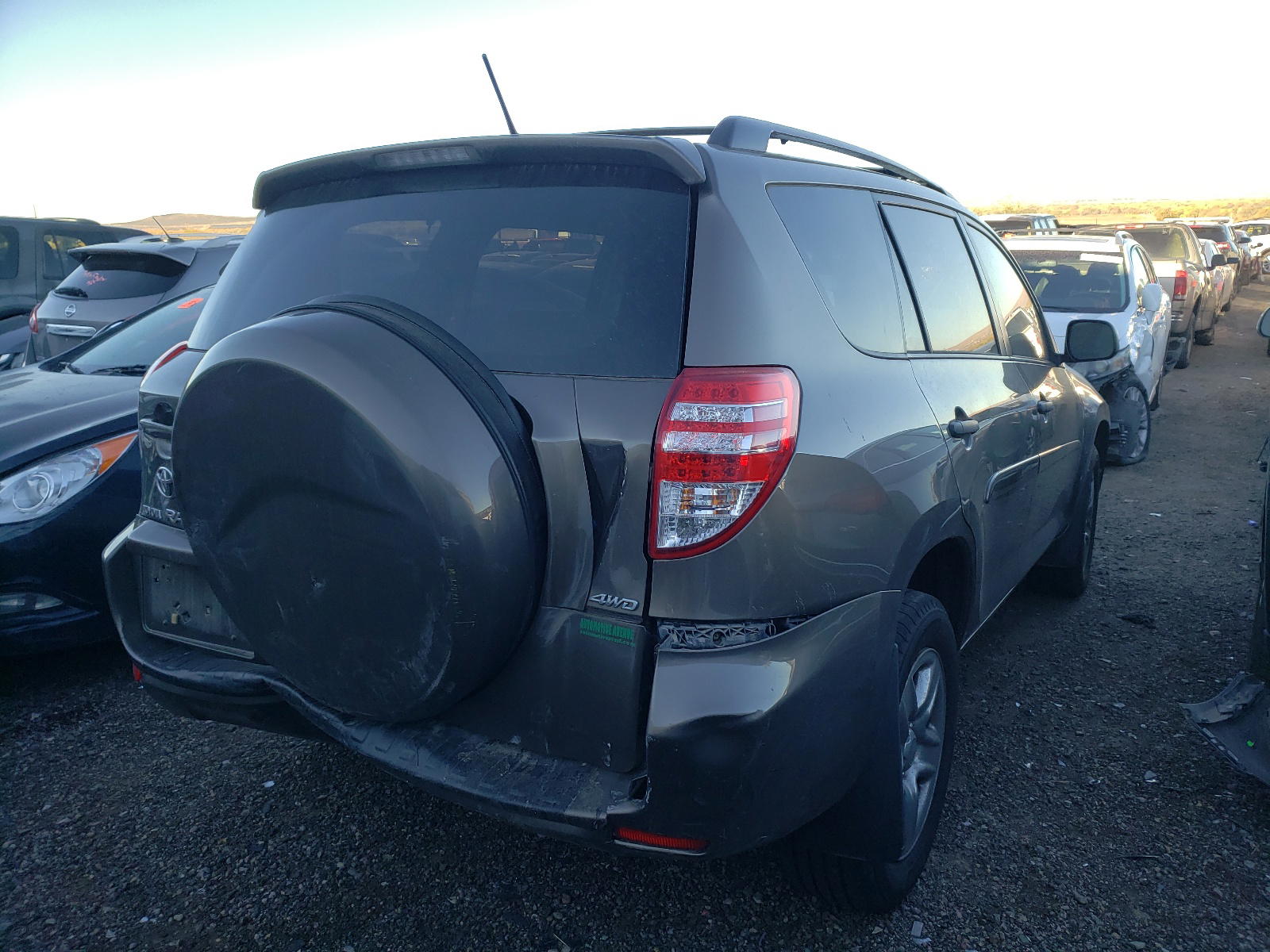 Photo 4 from auction – 2010 TOYOTA RAV4 with VIN 2T3BF4DV8AW062151