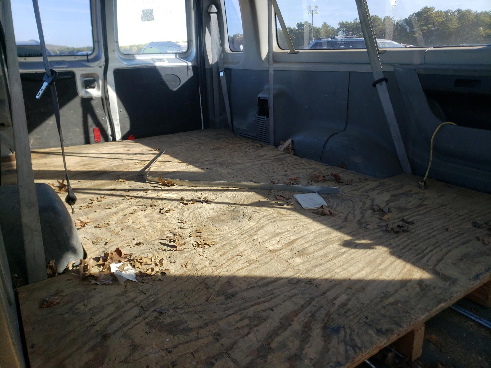 Photo 6 from auction – 2012 FORD ECONOLINE with VIN 1FBSS3BL0CDA58221