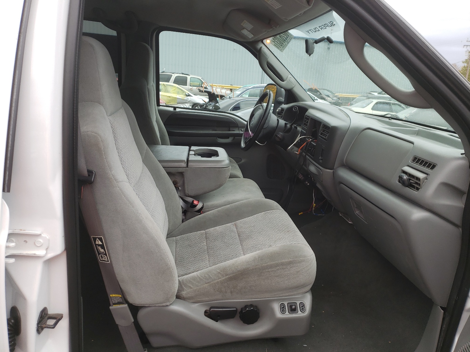 Photo 5 from auction – 2004 FORD F250 SUPER with VIN 1FTNW21L44EA87158