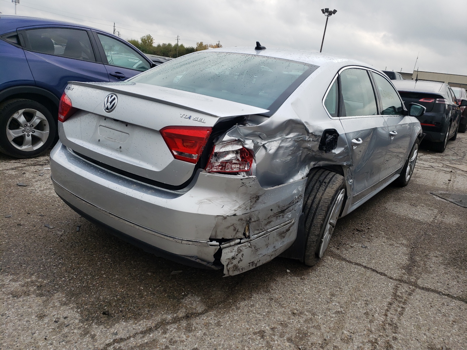 Photo 4 from auction – 2015 VOLKSWAGEN PASSAT SEL with VIN 1VWCV7A3XFC091914