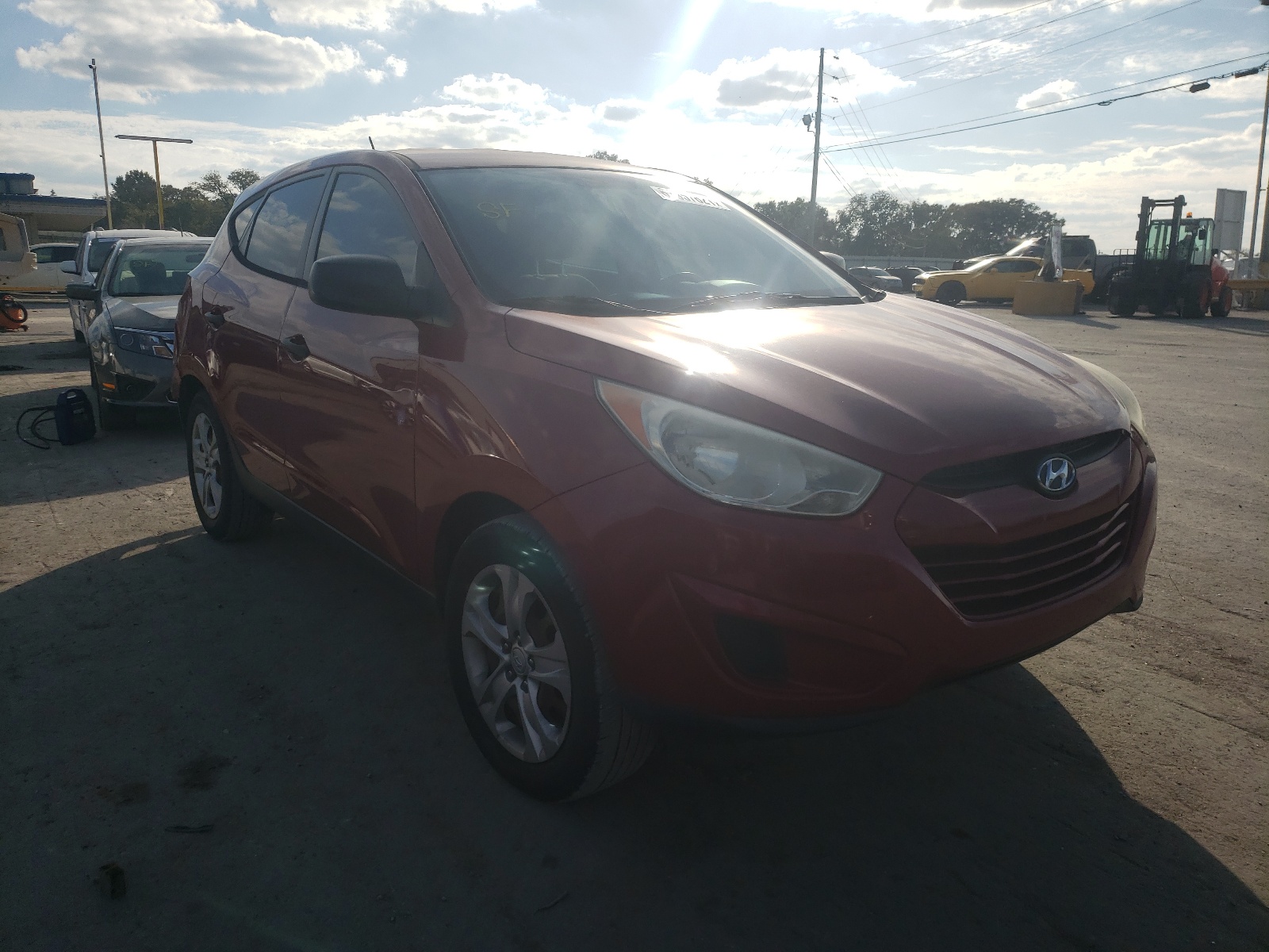 HYUNDAI TUCSON GL 2011 with VIN KM8JT3AB2BU120600 - Photo from auction