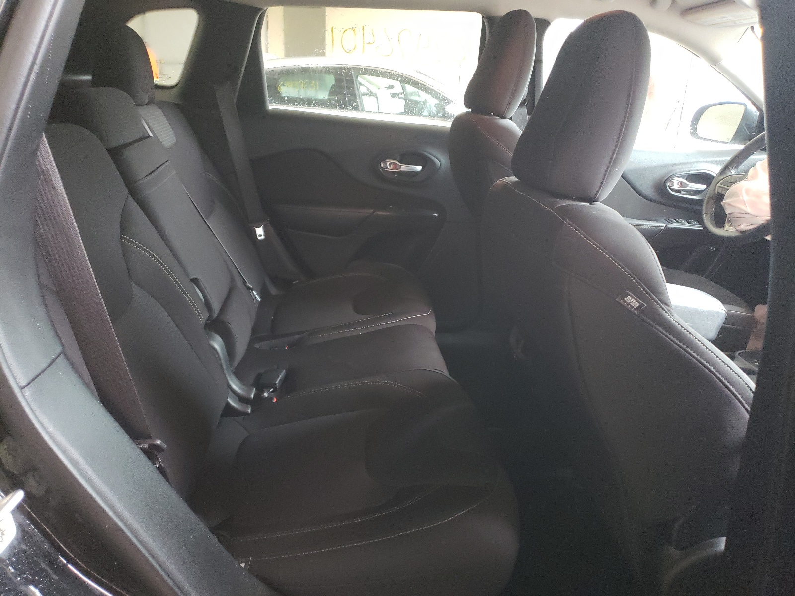Photo 6 from auction – 2015 JEEP CHEROKEE L with VIN 1C4PJMCS1FW702043