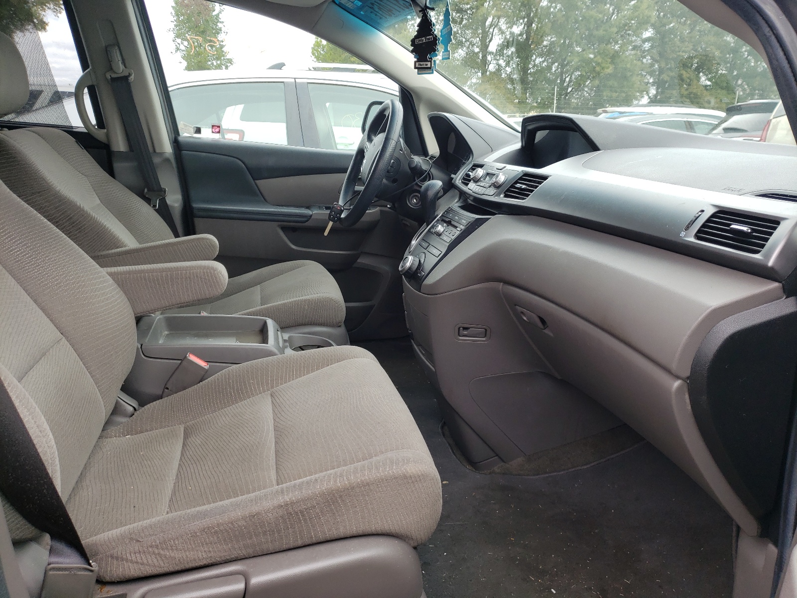Photo 5 from auction – 2012 HONDA ODYSSEY EX with VIN 5FNRL5H46CB144872