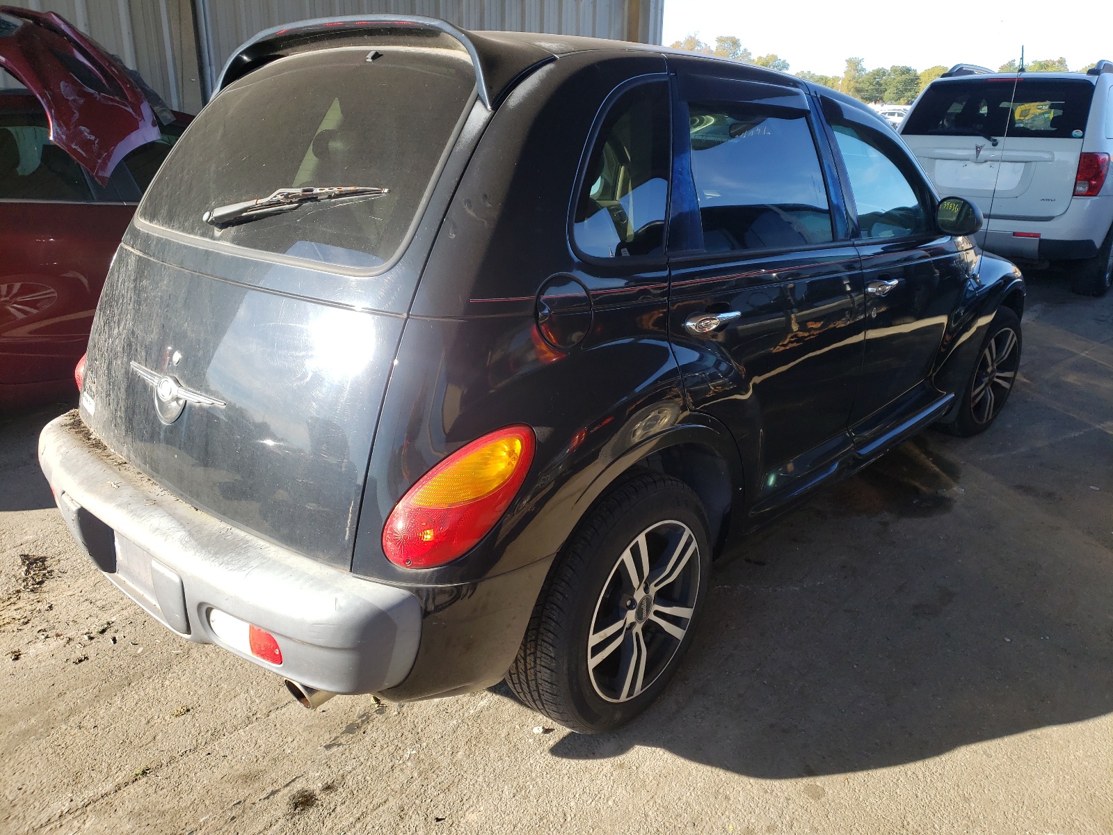 Photo 4 from auction – 2002 CHRYSLER PT CRUISER with VIN 3C8FY68B12T240514