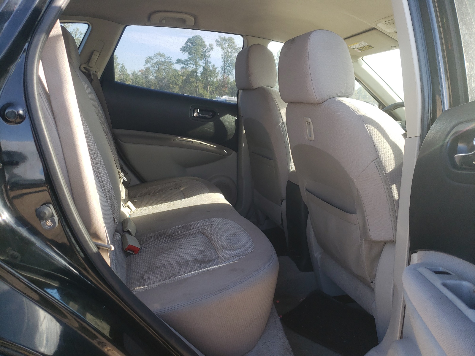 Photo 6 from auction – 2011 NISSAN ROGUE S with VIN JN8AS5MV2BW262348