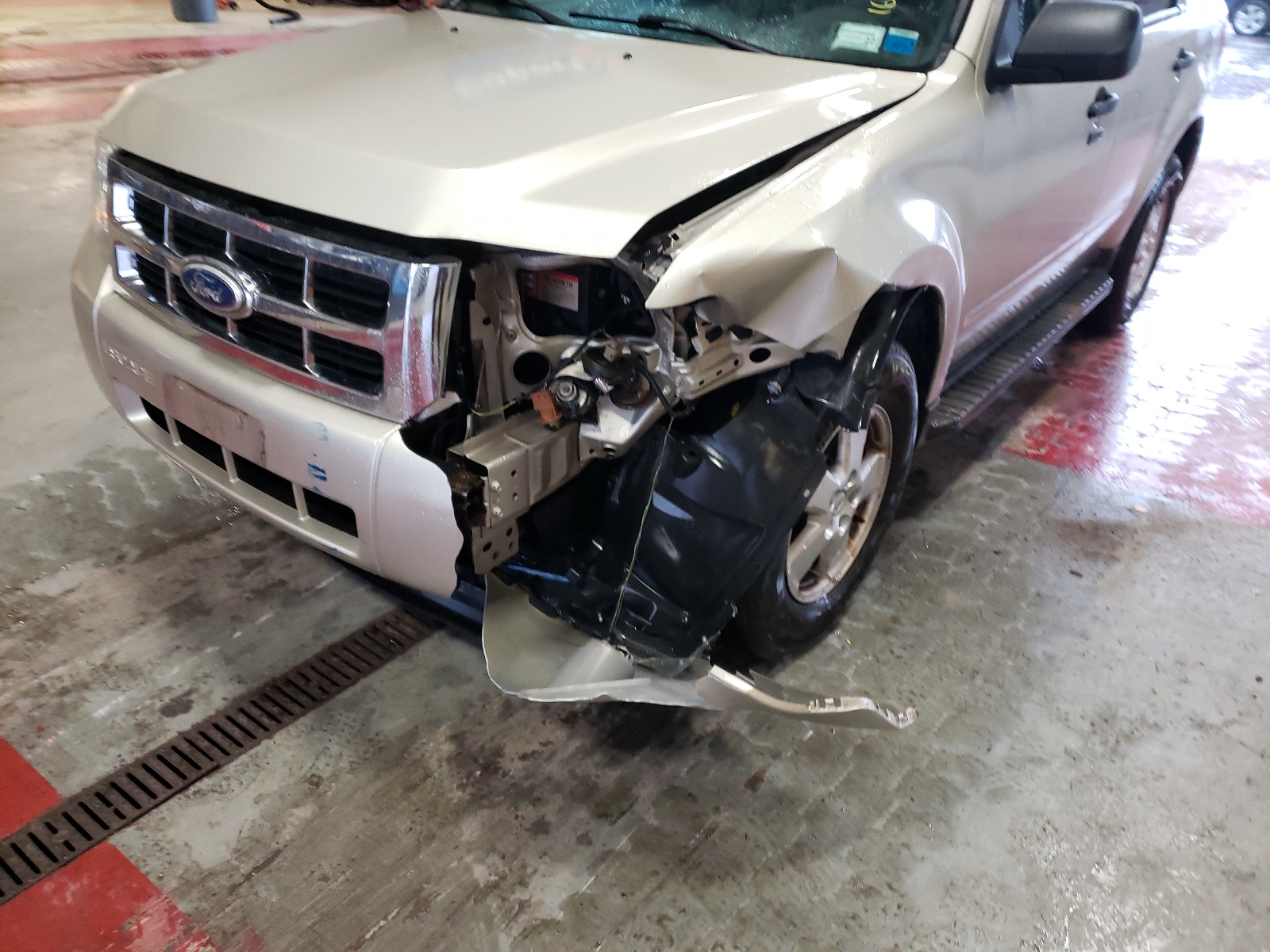 Photo 9 from auction – 2010 FORD ESCAPE XLT with VIN 1FMCU9DG8AKA71106