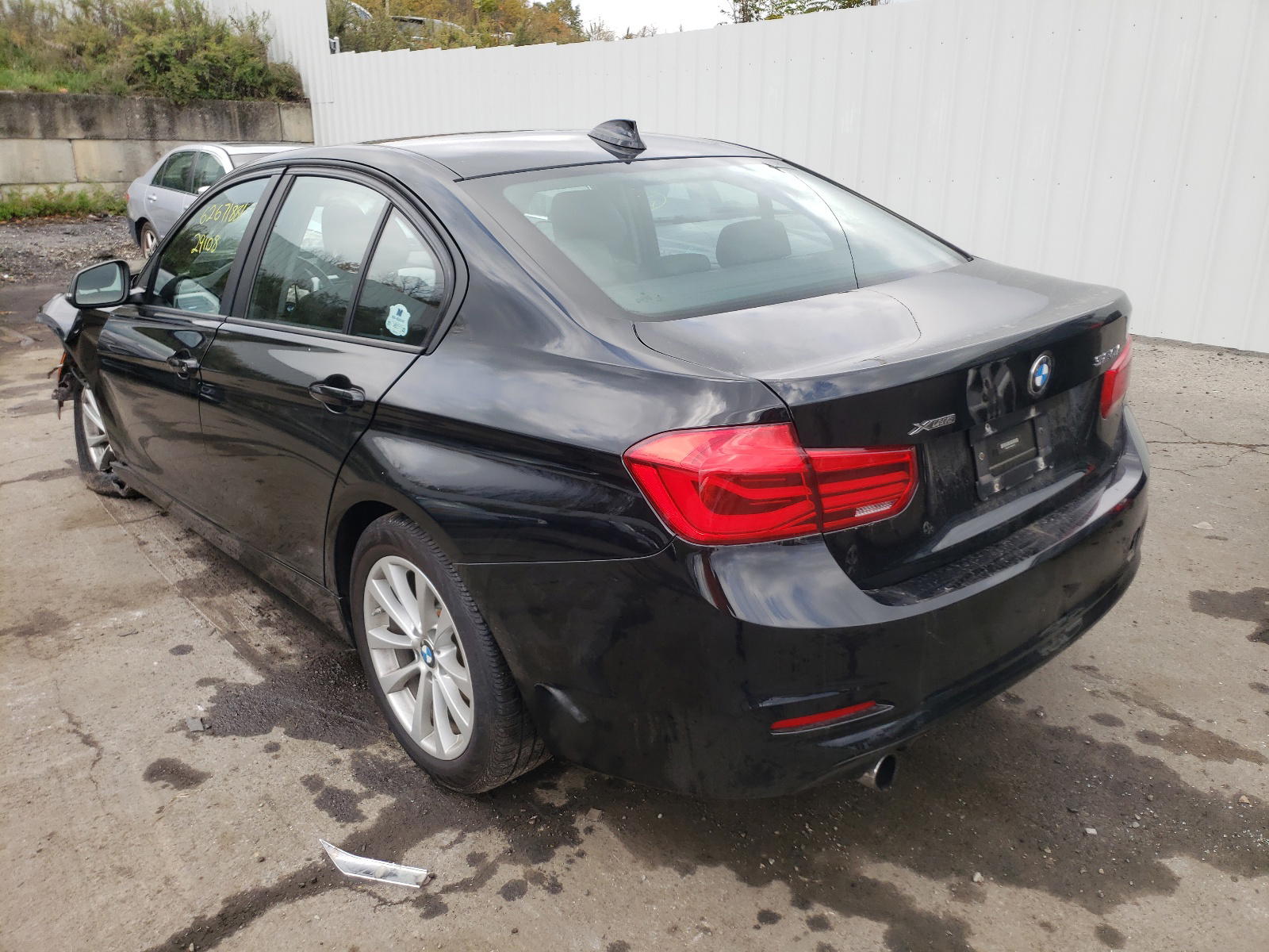 Photo 3 from auction – 2017 BMW 320 XI with VIN WBA8A3C37HA066944