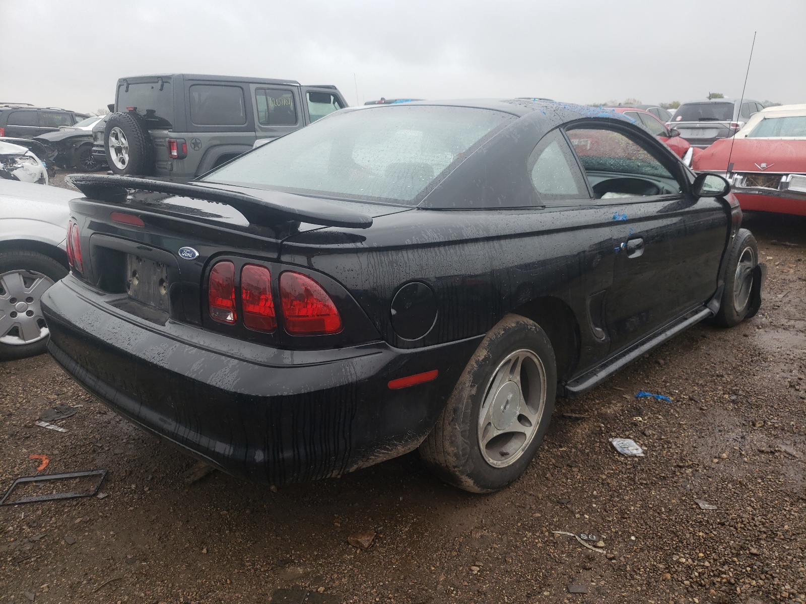 Photo 4 from auction – 1998 FORD MUSTANG with VIN 1FAFP4048WF167041