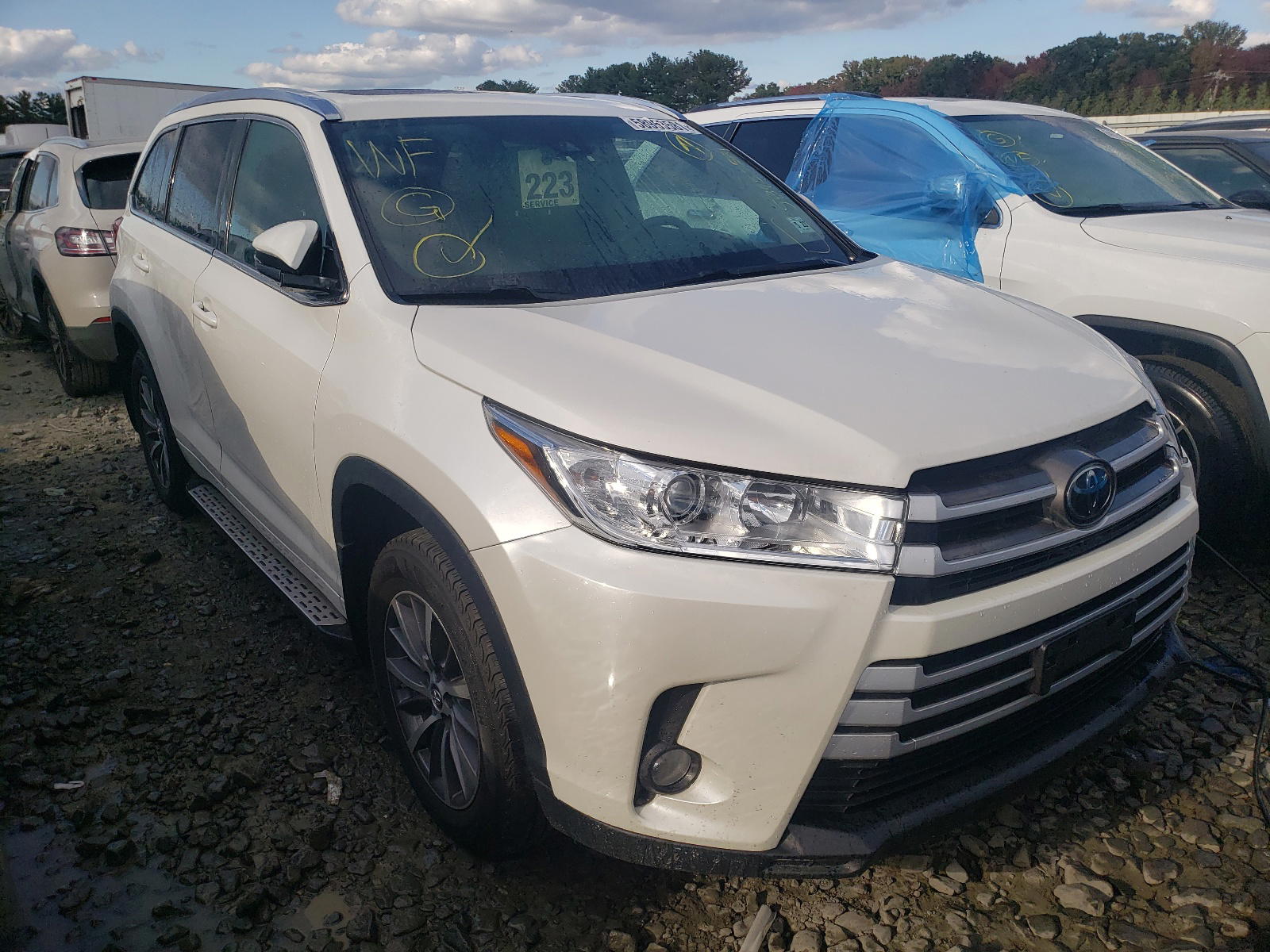 TOYOTA HIGHLANDER 2018 with VIN 5TDJZRFH7JS868202 - Photo from auction