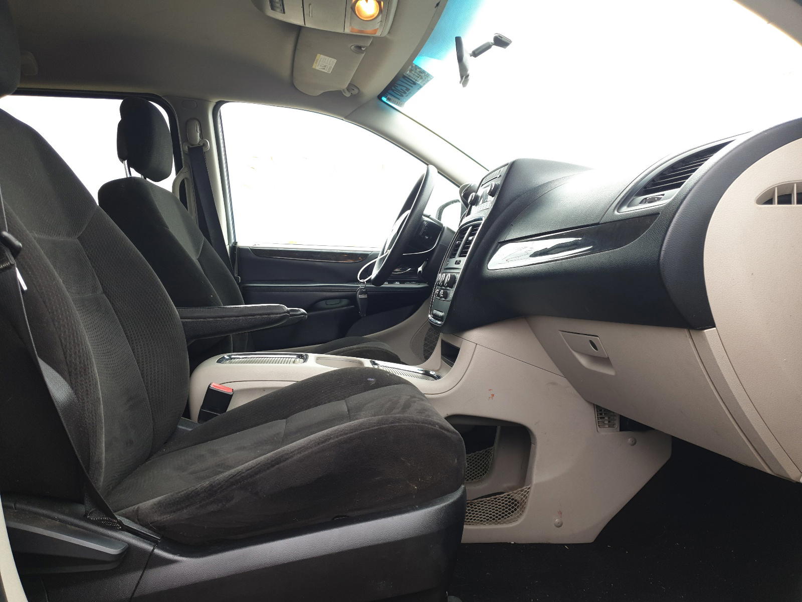 Photo 5 from auction – 2012 DODGE GRAND CARA with VIN 2C4RDGCG0CR288710