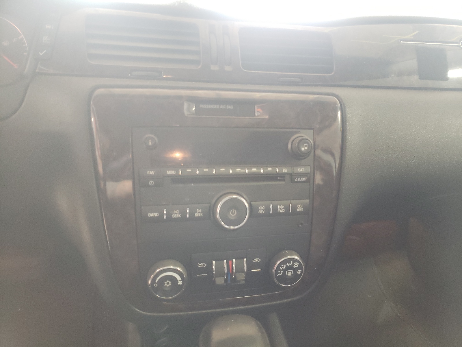 Photo 9 from auction – 2014 CHEVROLET IMPALA LIM with VIN 2G1WB5E35E1102130