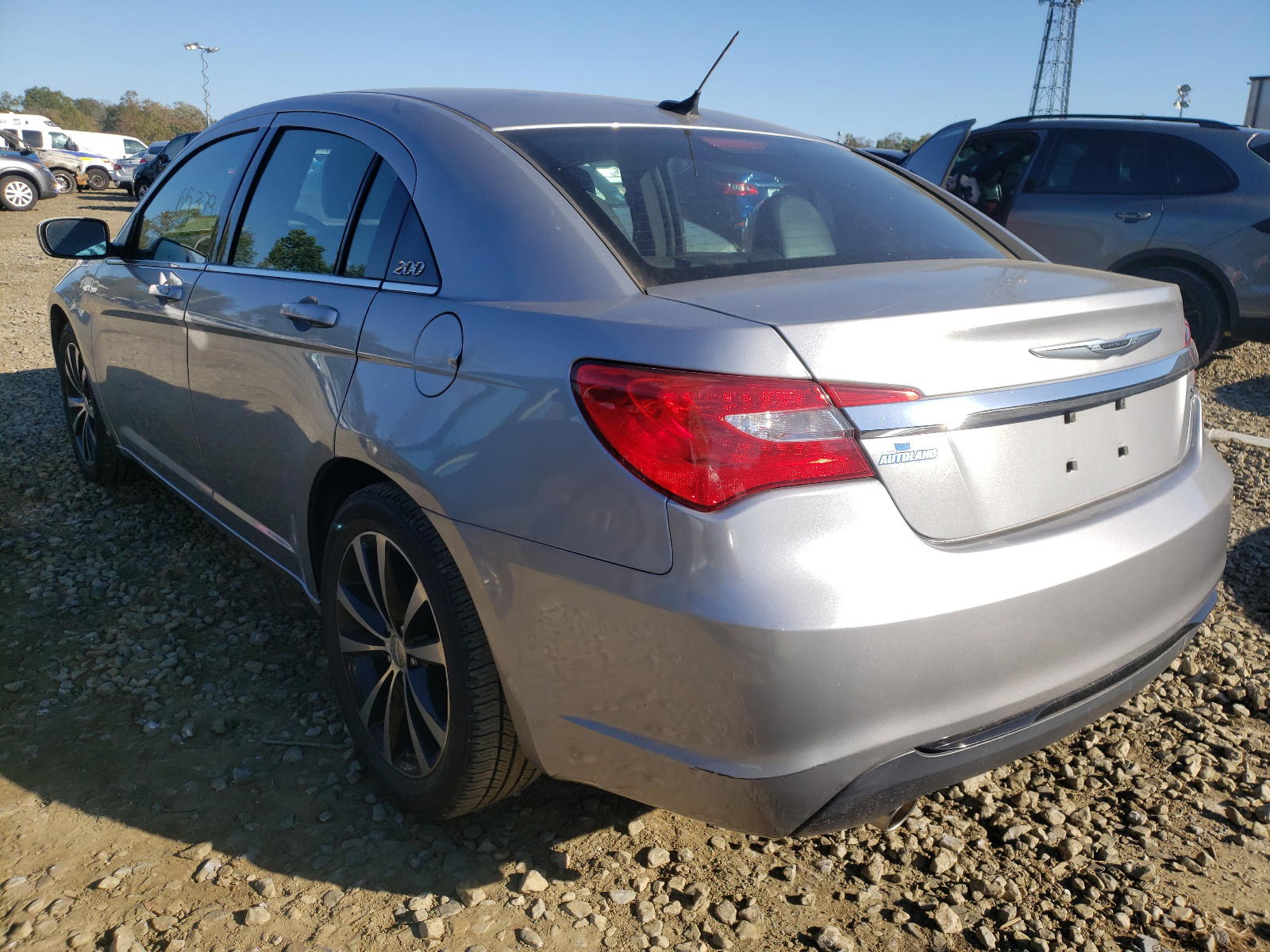 Photo 3 from auction – 2014 CHRYSLER 200 LIMITE with VIN 1C3CCBCG2EN156435