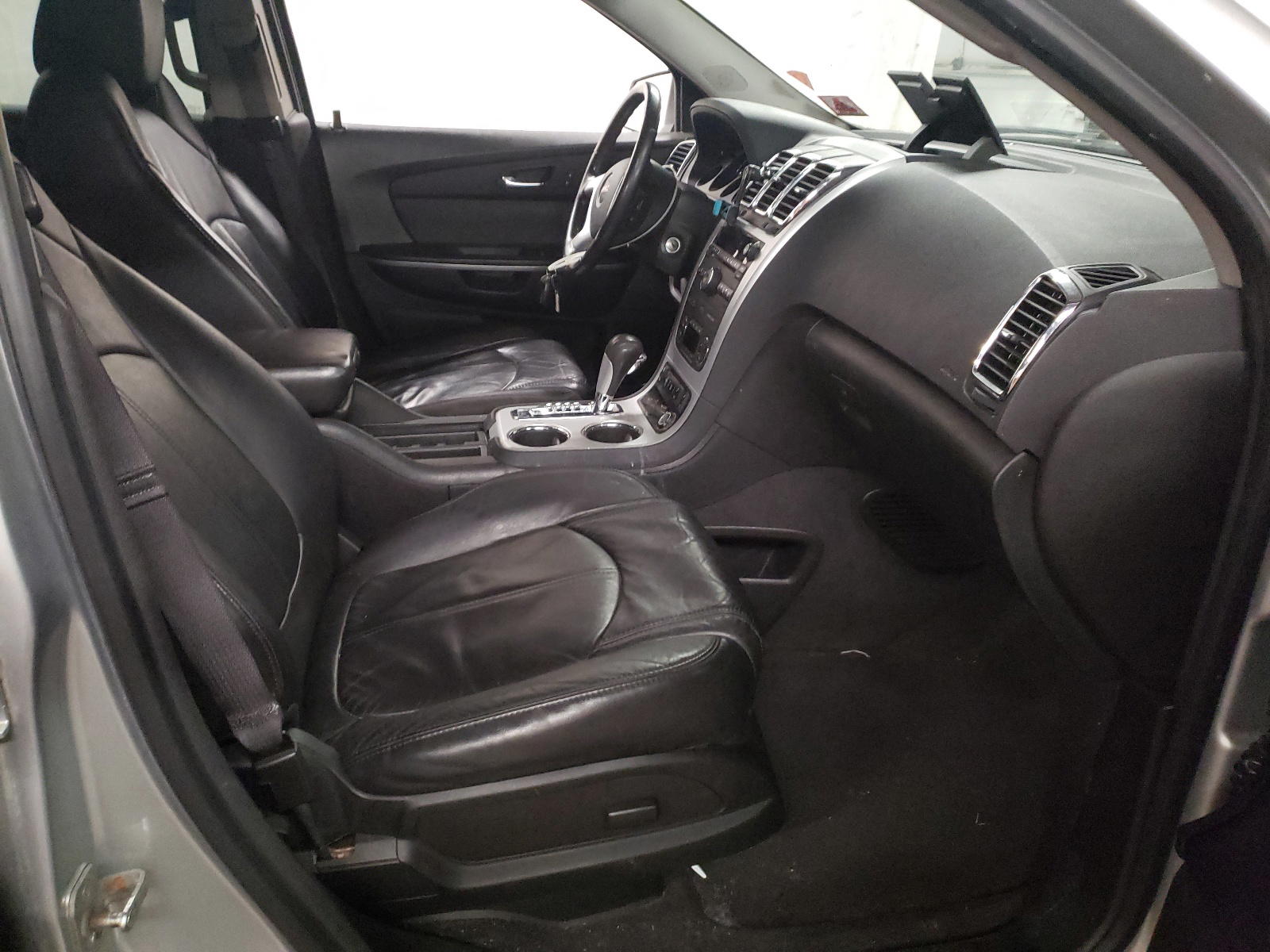Photo 5 from auction – 2012 GMC ACADIA with VIN 1GKKVRED1CJ217697