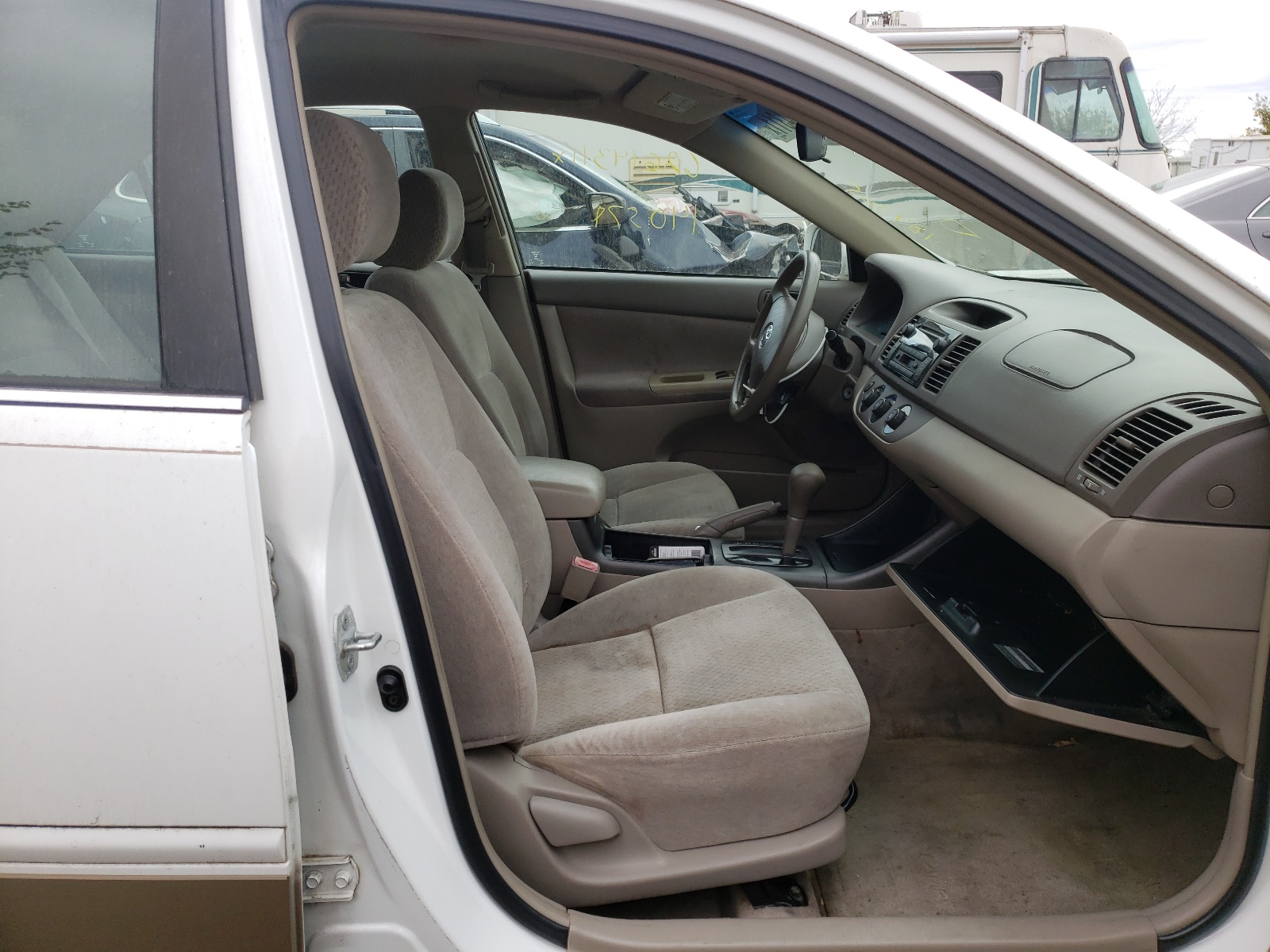 Photo 5 from auction – 2003 TOYOTA CAMRY LE with VIN 4T1BE32K33U184305