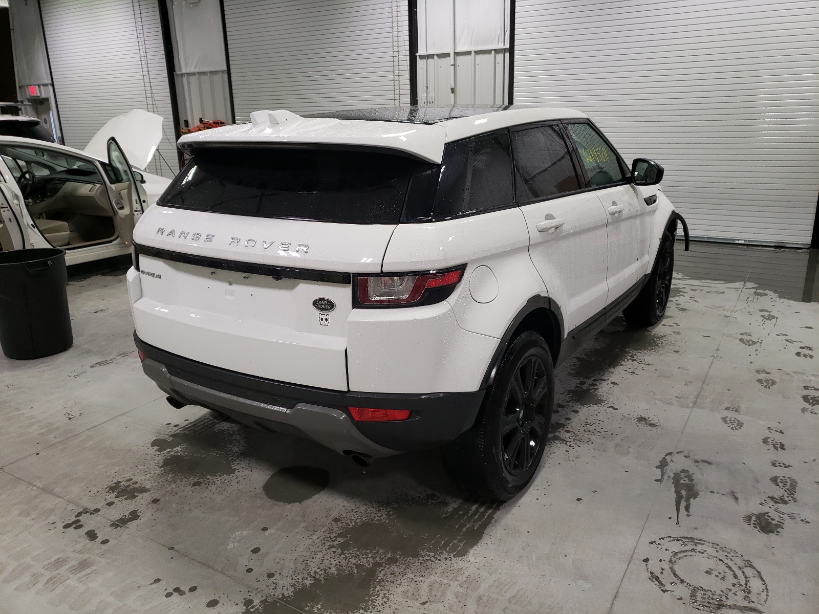 Zdjęcie 4 z aukcji – 2016 LAND ROVER RANGE ROVE z VIN SALVP2BGXGH158017