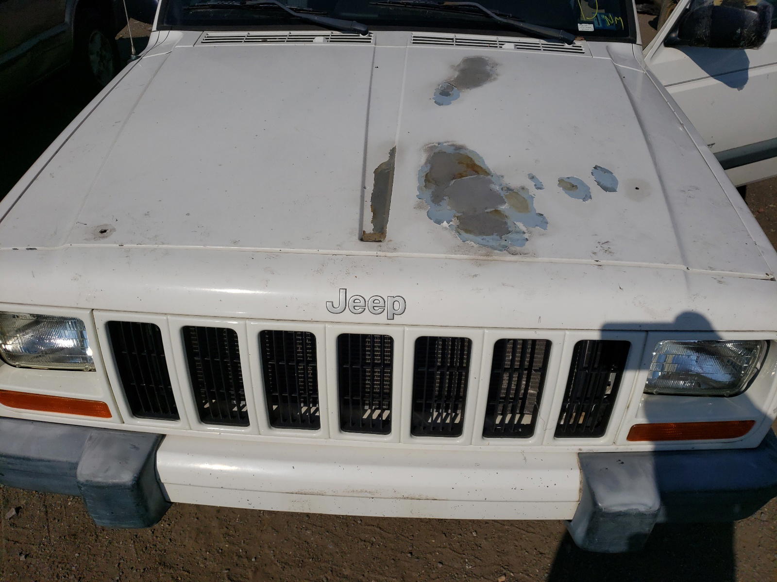 Photo 12 from auction – 2000 JEEP CHEROKESPT with VIN 1J4FF48S0YL195639