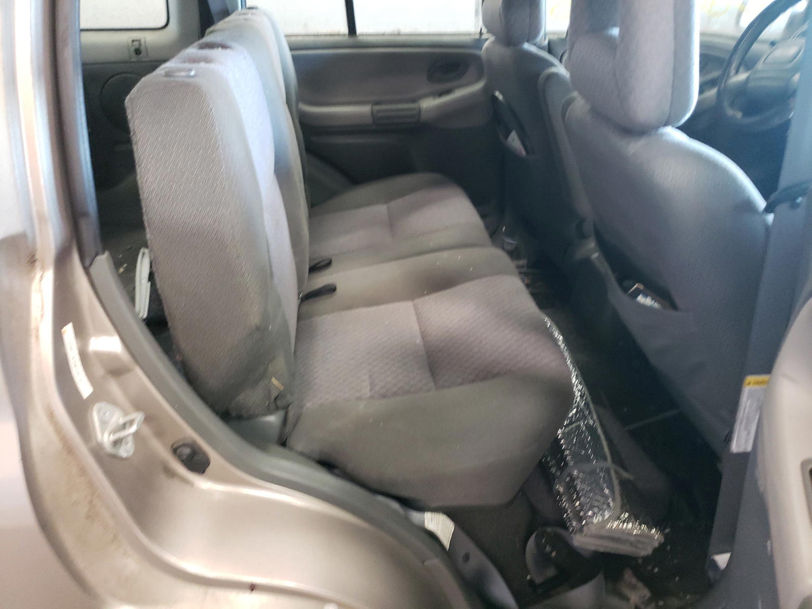 Photo 6 from auction – 2003 CHEVROLET TRACKER with VIN 2CNBJ13C236938476