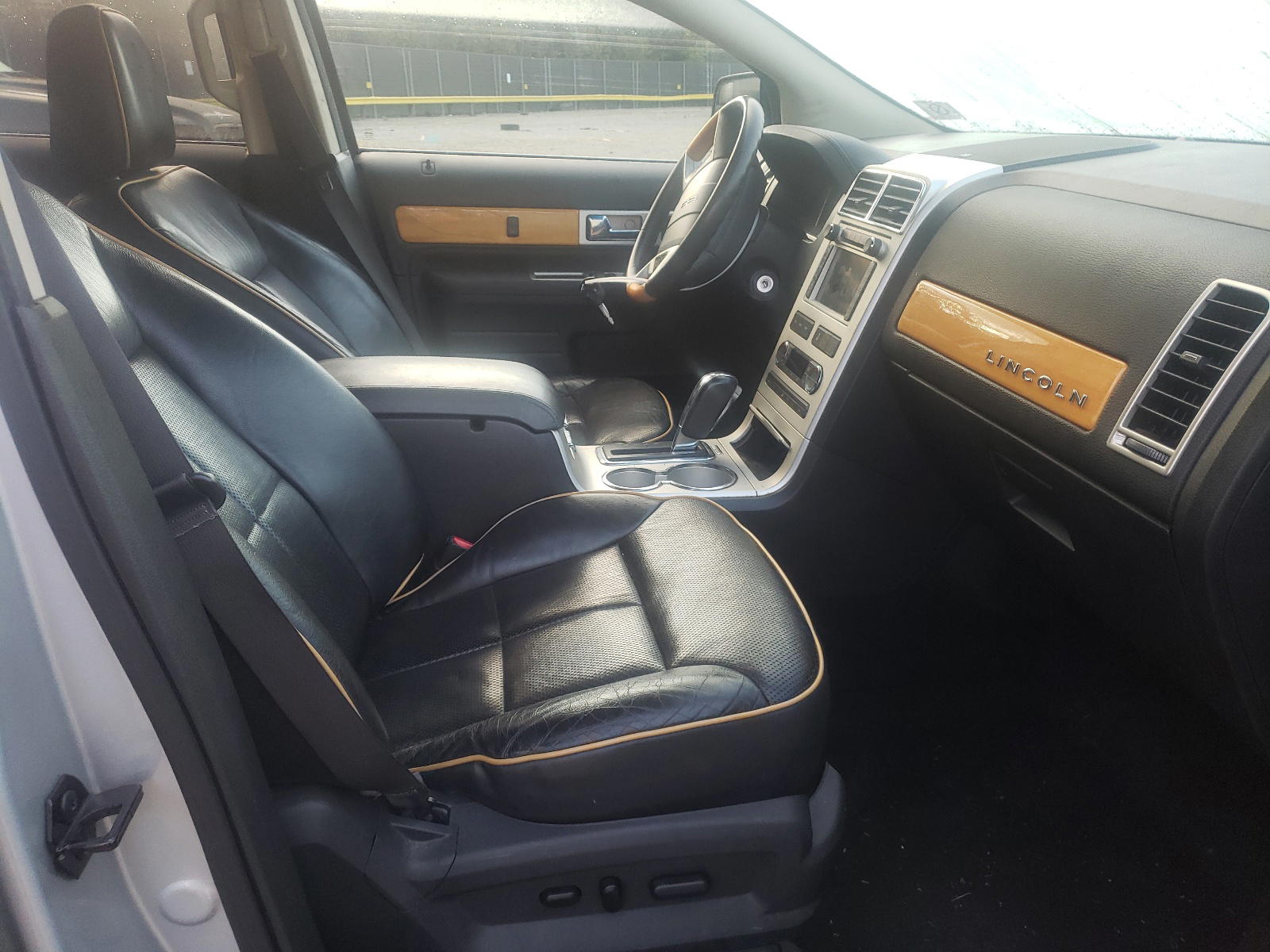 Photo 5 from auction – 2010 LINCOLN MKX with VIN 2LMDJ8JC9ABJ02337