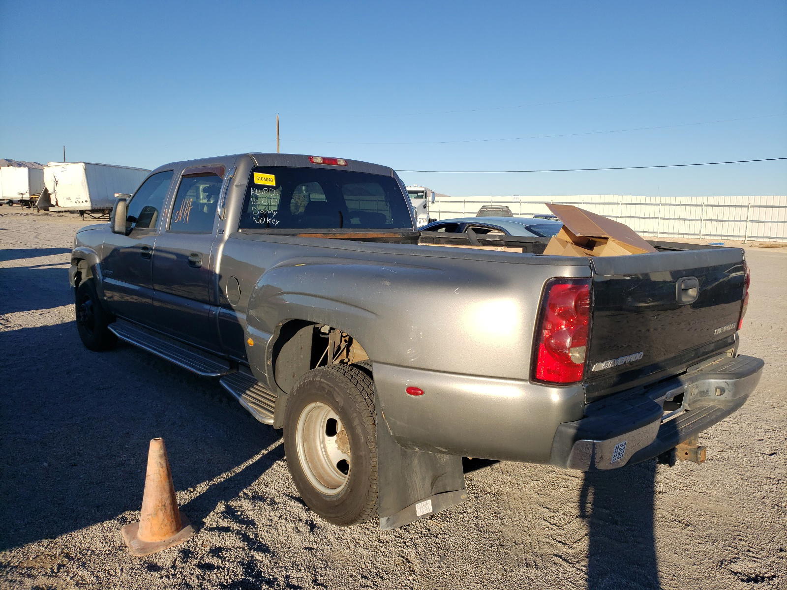 Photo 3 from auction – 2006 CHEVROLET SILVERADO with VIN 1GCJK33D46F222819