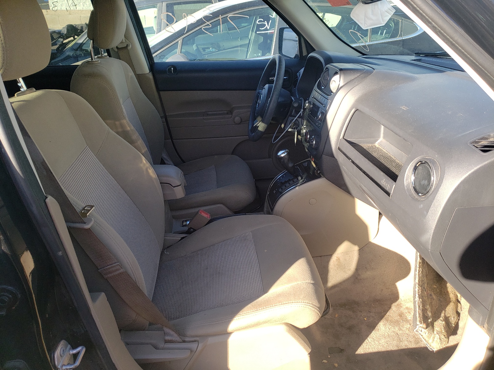 Photo 5 from auction – 2017 JEEP PATRIOT SP with VIN 1C4NJRBB2HD196470