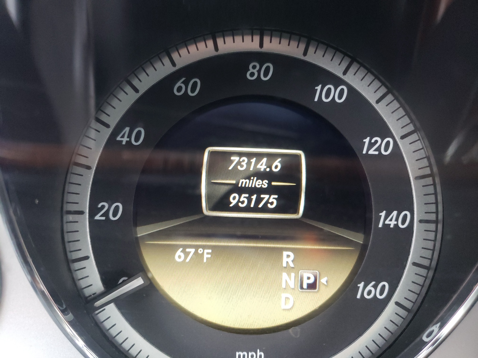 Photo 8 from auction – 2011 MERCEDES-BENZ E 350 4MAT with VIN WDDHF8HB5BA509381