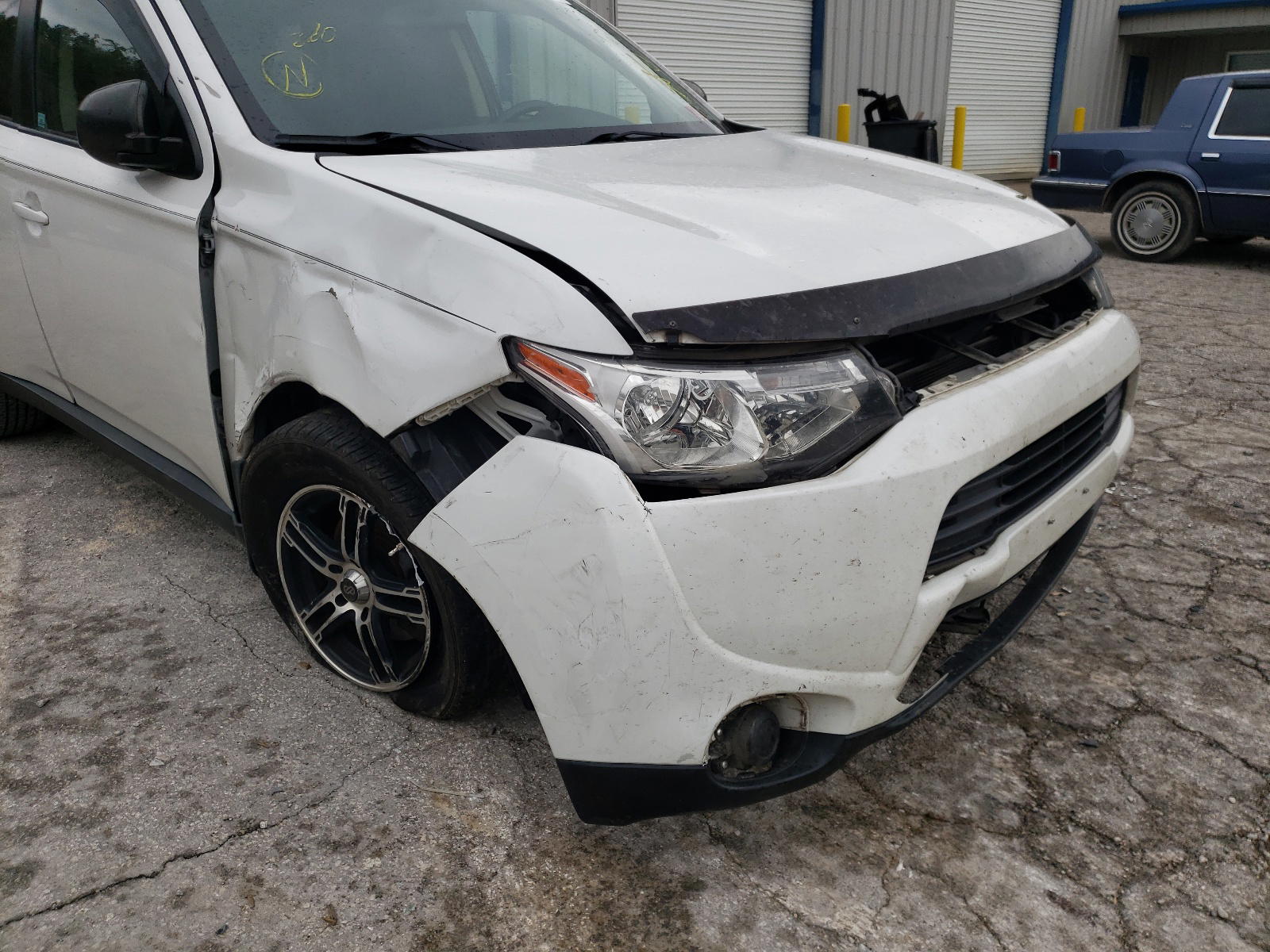 Photo 9 from auction – 2014 MITSUBISHI OUTLANDER with VIN JA4AD2A34EZ000710