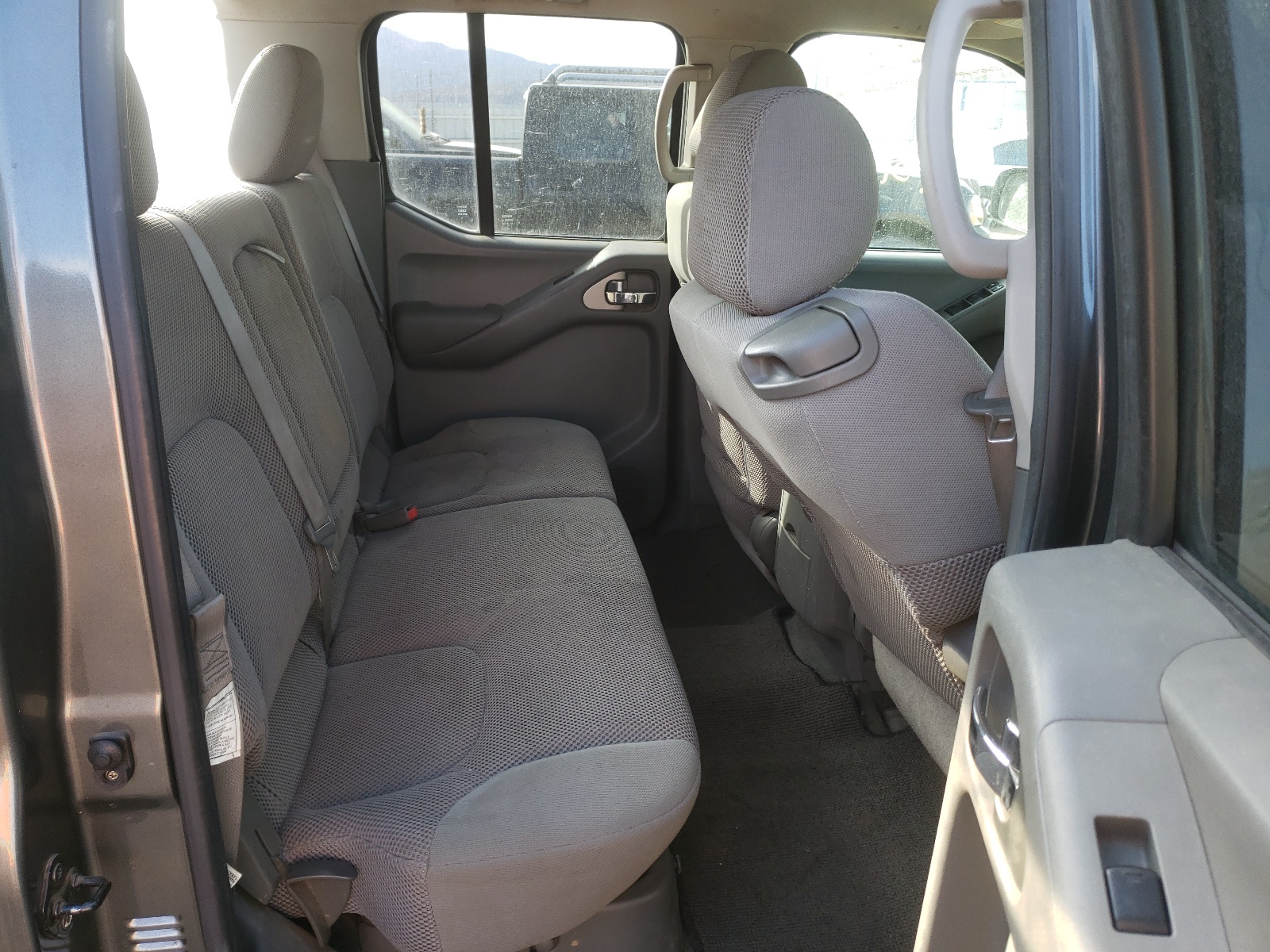 Photo 6 from auction – 2006 NISSAN FRONTIER C with VIN 1N6AD07W06C440338