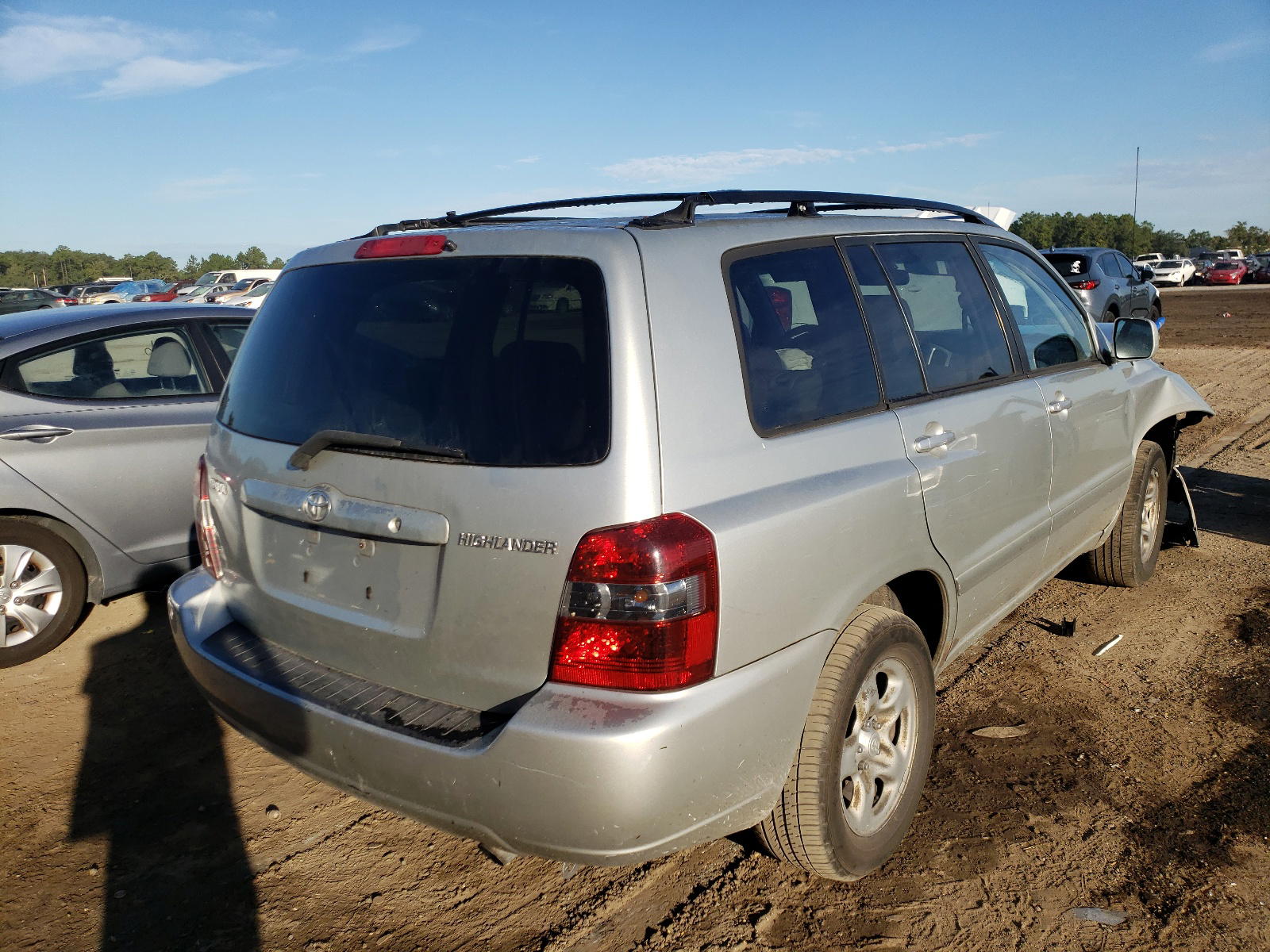 Photo 4 from auction – 2004 TOYOTA HIGHLANDER with VIN JTEDD21A940102066