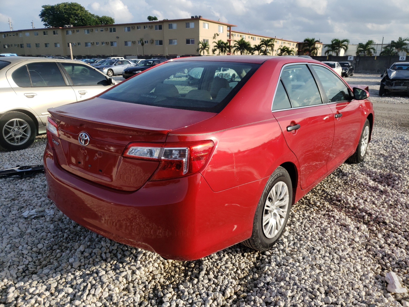 Photo 4 from auction – 2014 TOYOTA CAMRY L with VIN 4T1BF1FKXEU800418
