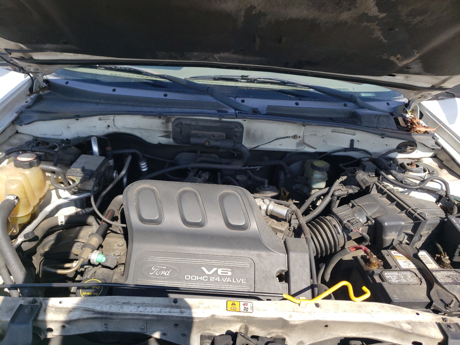 Photo 7 from auction – 2002 FORD ESCAPE XLT with VIN 1FMYU03142KB13108