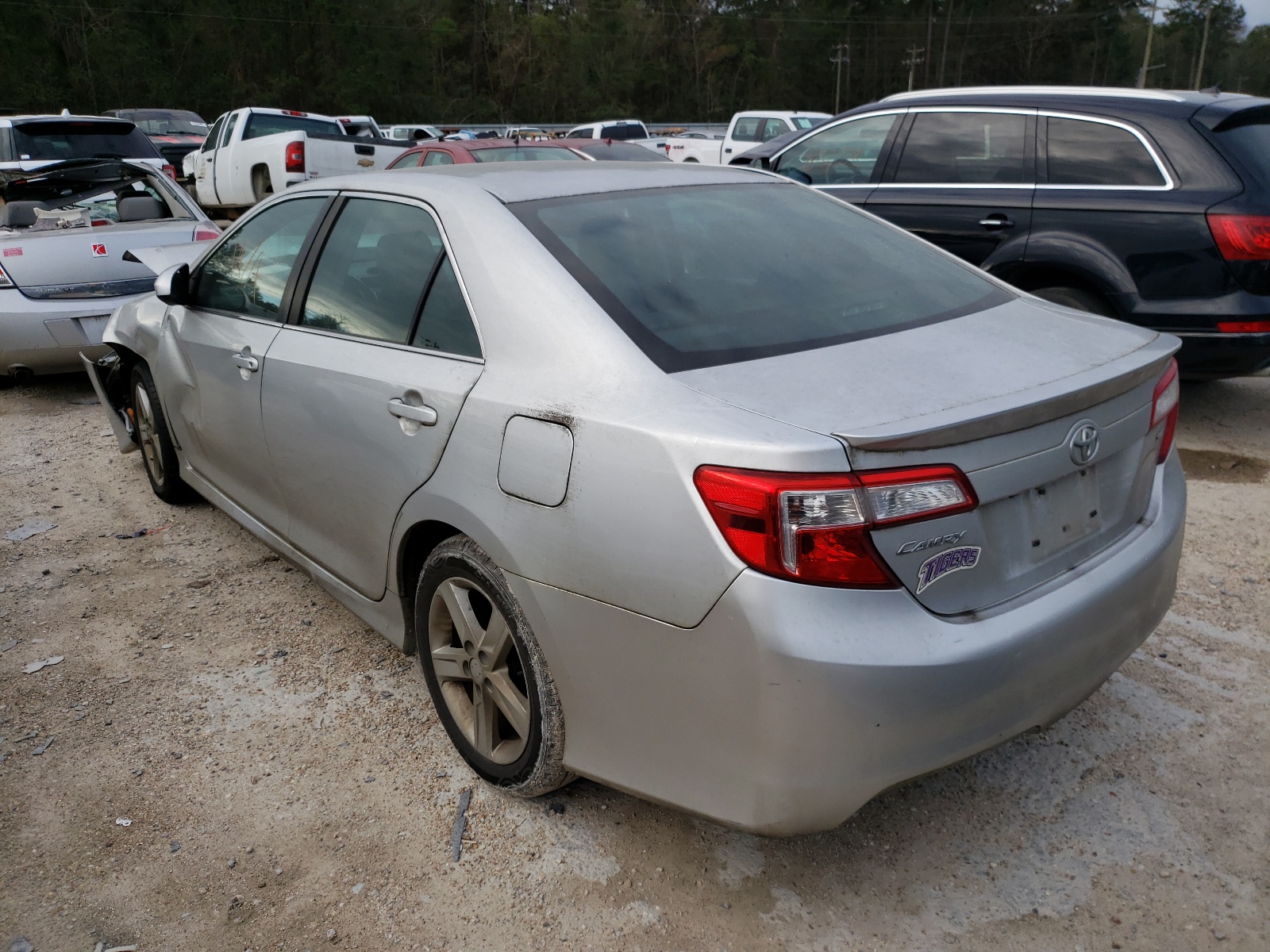 Photo 3 from auction – 2014 TOYOTA CAMRY L with VIN 4T1BF1FK2EU811705