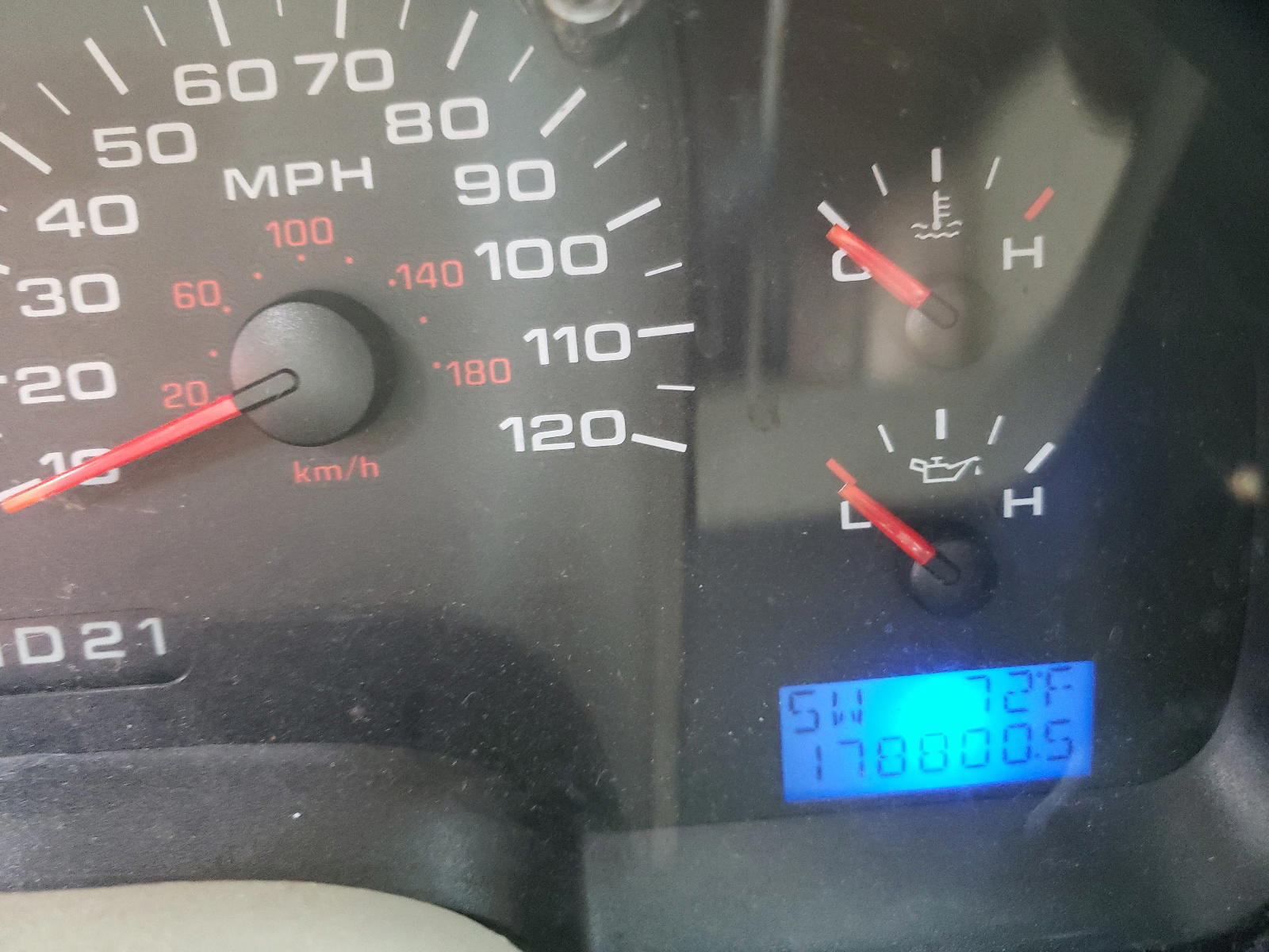 Photo 8 from auction – 2005 FORD F150 with VIN 1FTRX12W65FA22728