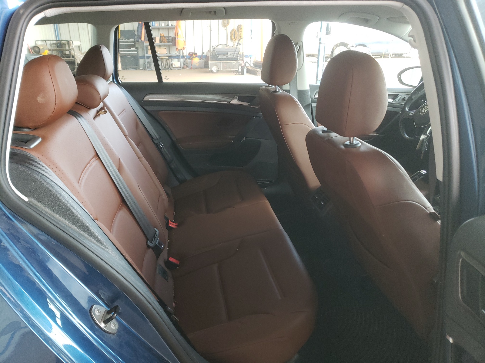 Photo 6 from auction – 2017 VOLKSWAGEN GOLF ALLTR with VIN 3VWH17AU2HM529501
