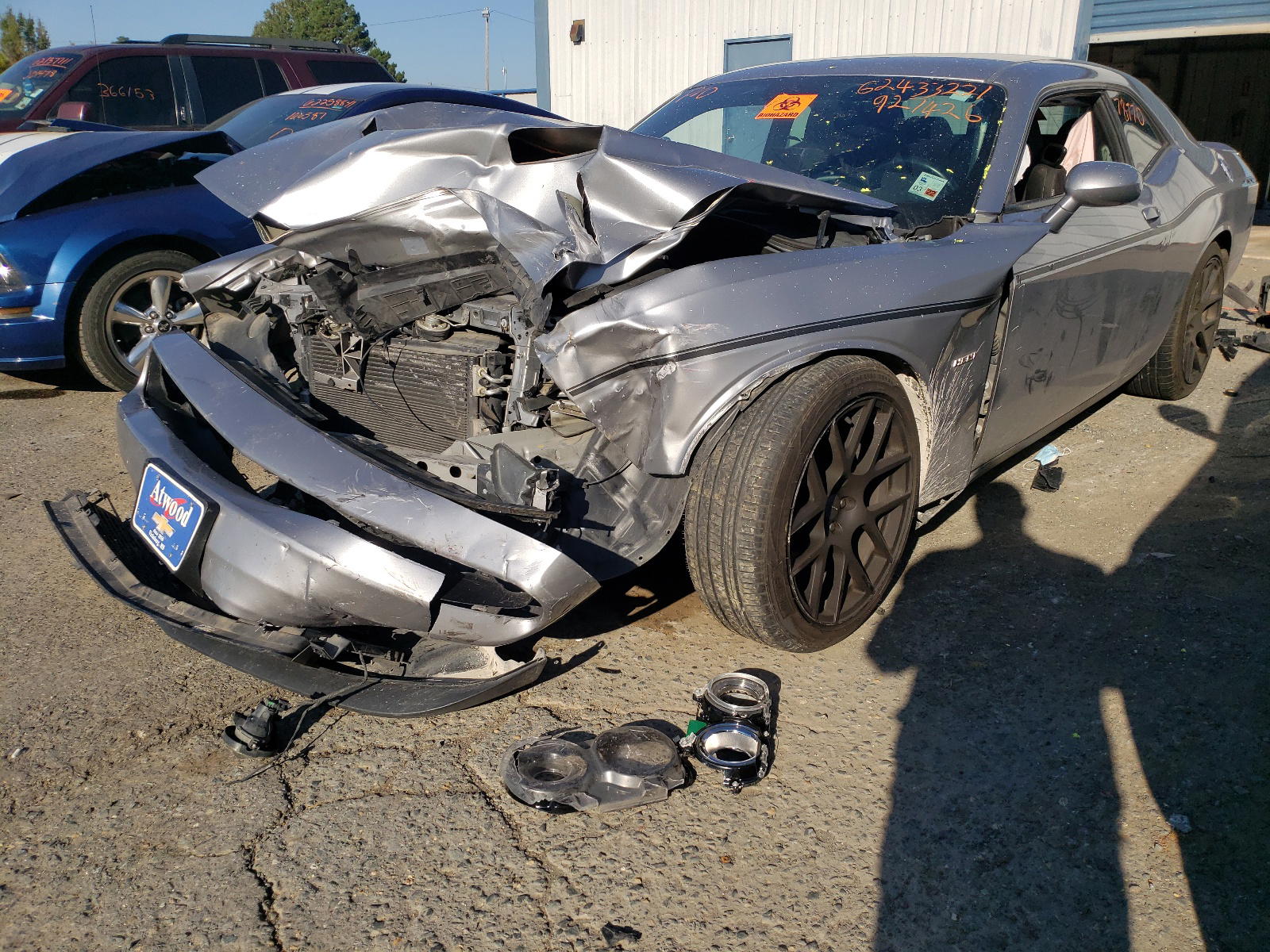 Photo 2 from auction – 2015 DODGE CHALLENGER with VIN 2C3CDZAT4FH927462