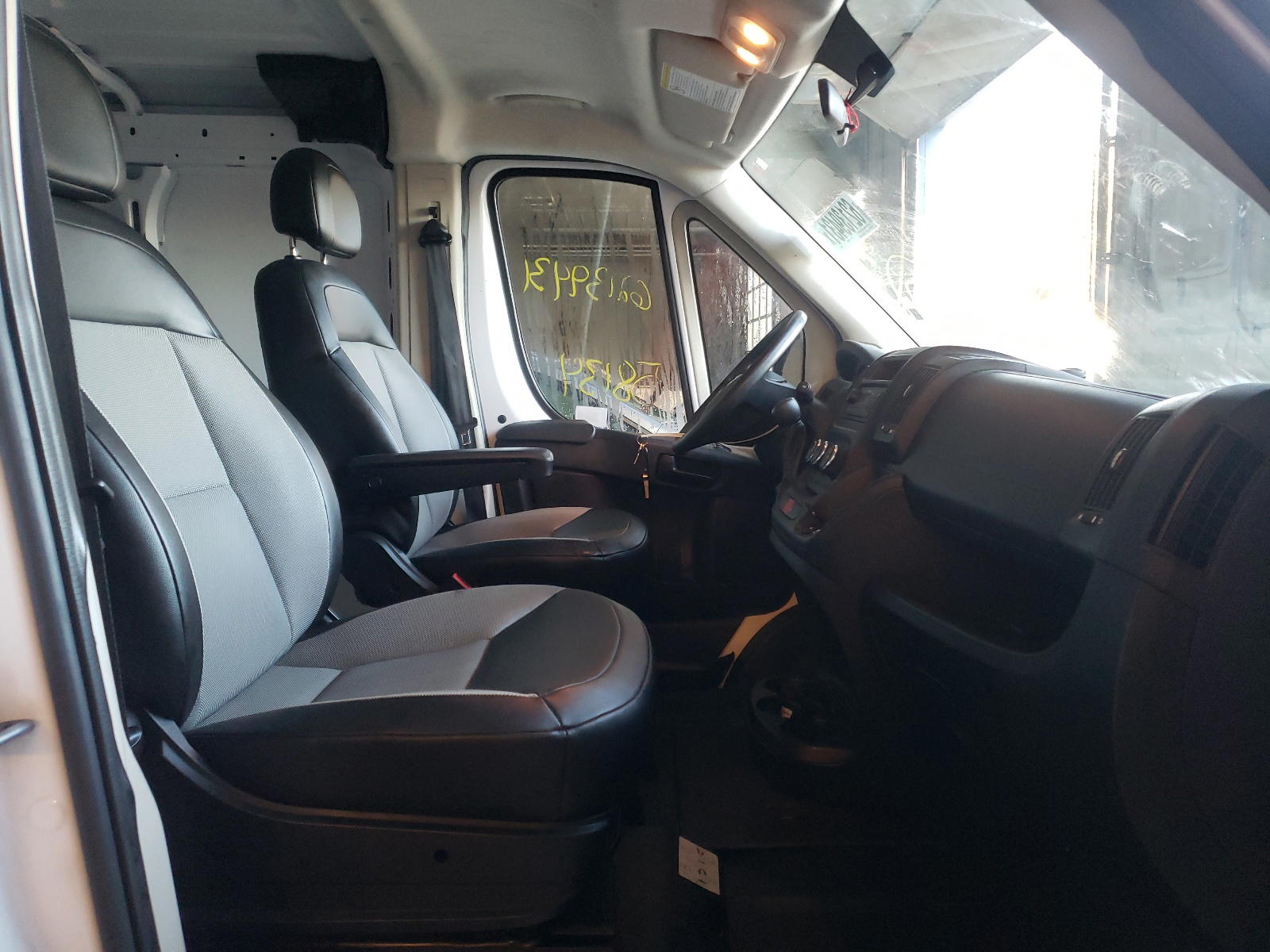 Photo 5 from auction – 2017 RAM PROMASTER with VIN 3C6TRVAG3HE532171