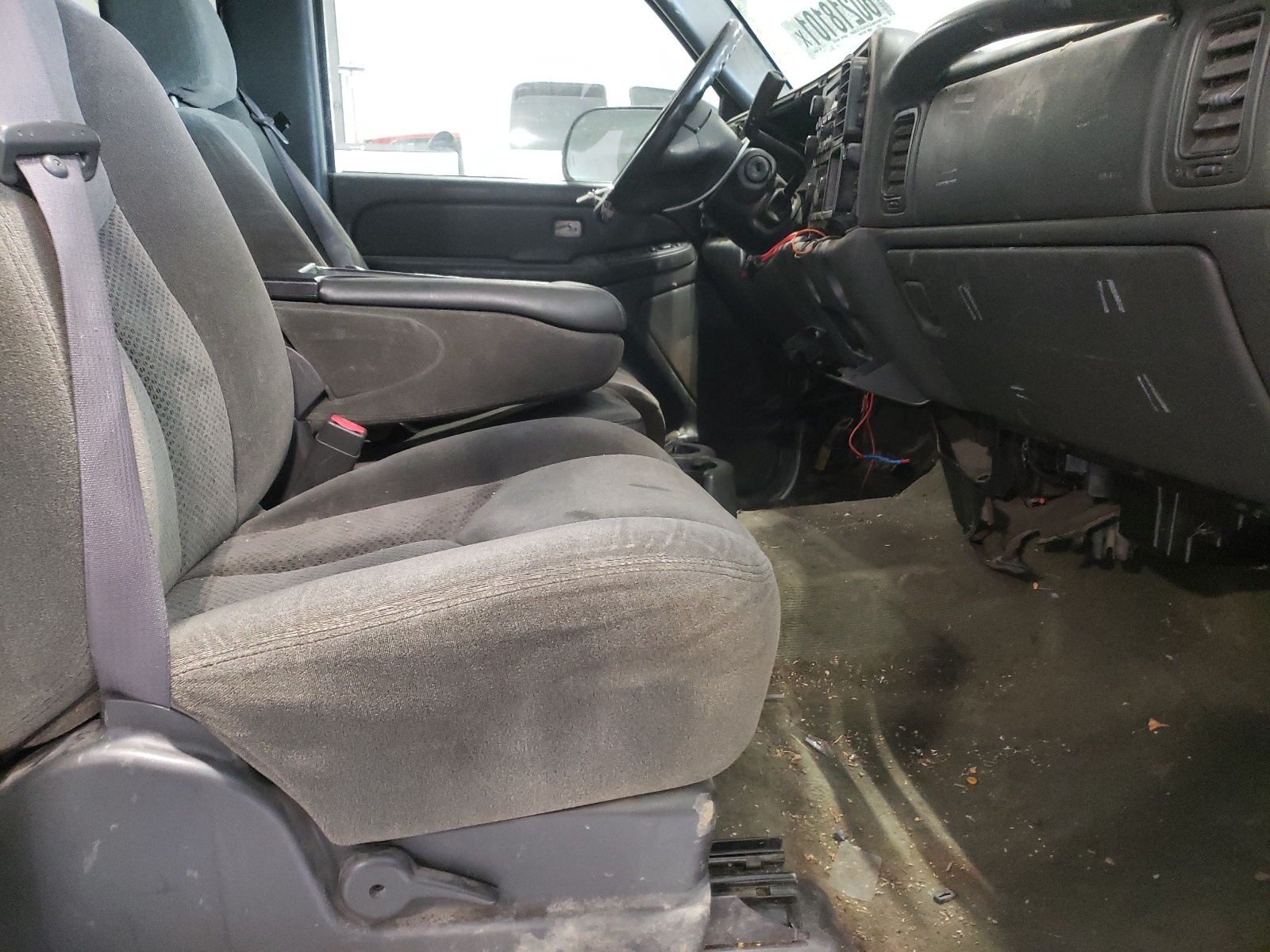 Zdjęcie 5 z aukcji – 2004 CHEVROLET SILVERADO z VIN 1GCHK23U94F132720