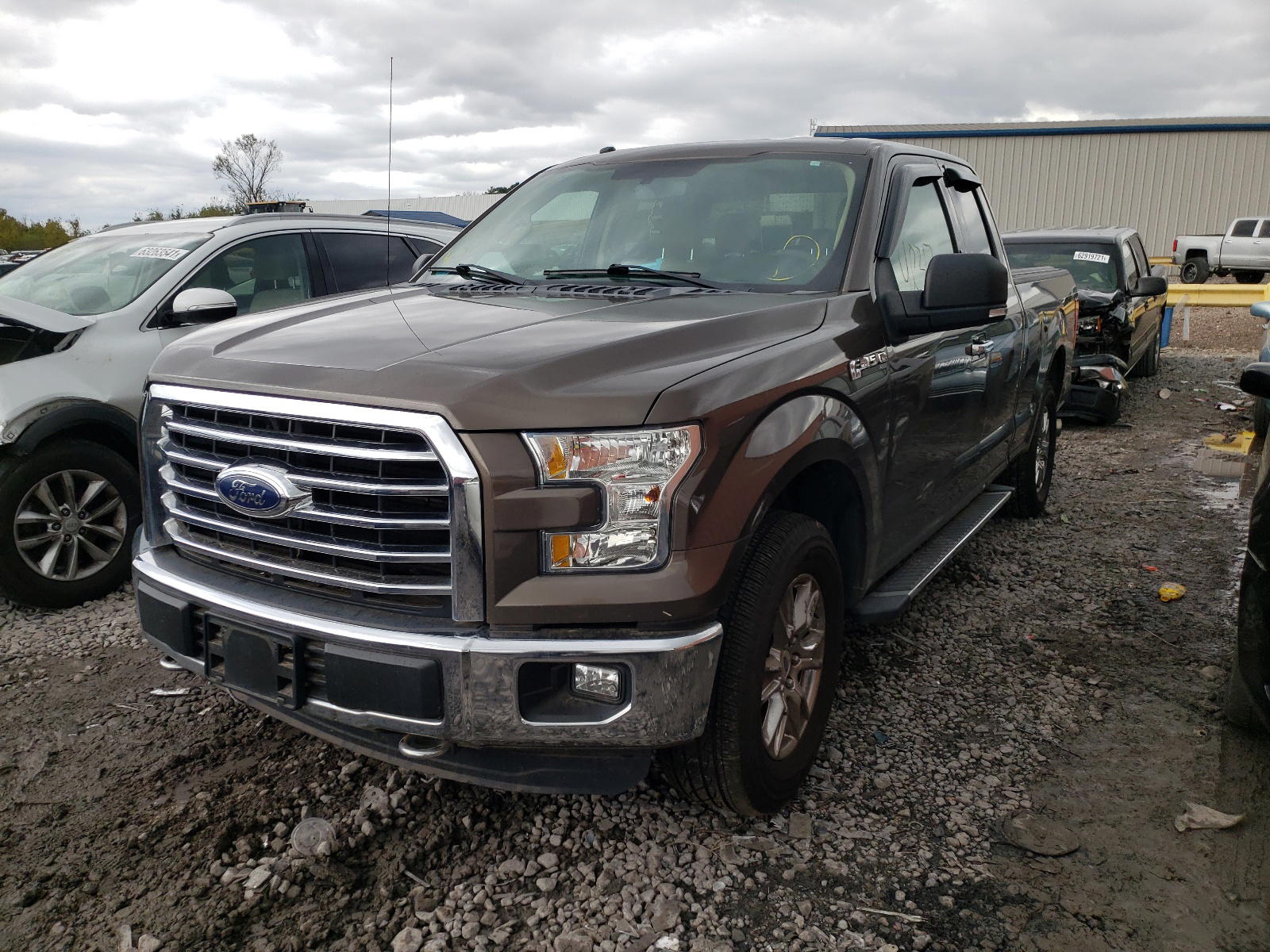 Photo 2 from auction – 2016 FORD F150 SUPER with VIN 1FTFX1EF6GFB33684