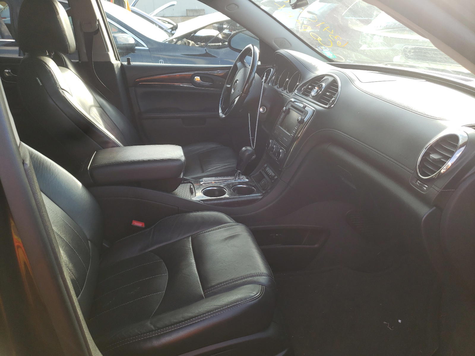 Photo 5 from auction – 2015 BUICK ENCLAVE with VIN 5GAKVBKD1FJ304917