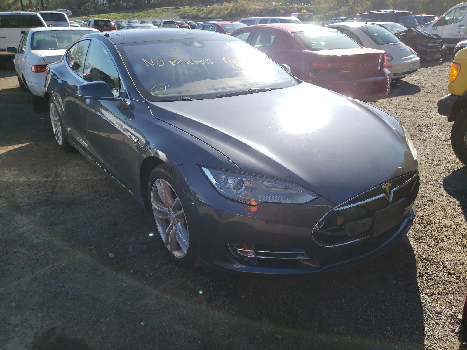 TESLA MODEL S 85 2015 with VIN 5YJSA1H24FF082231 - Photo from auction