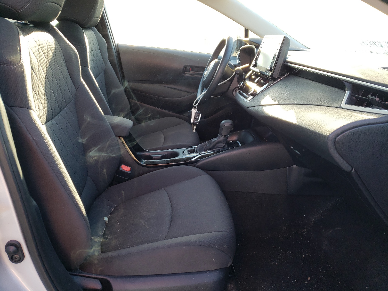 Photo 5 from auction – 2022 TOYOTA COROLLA LE with VIN 5YFEPMAE6NP277378