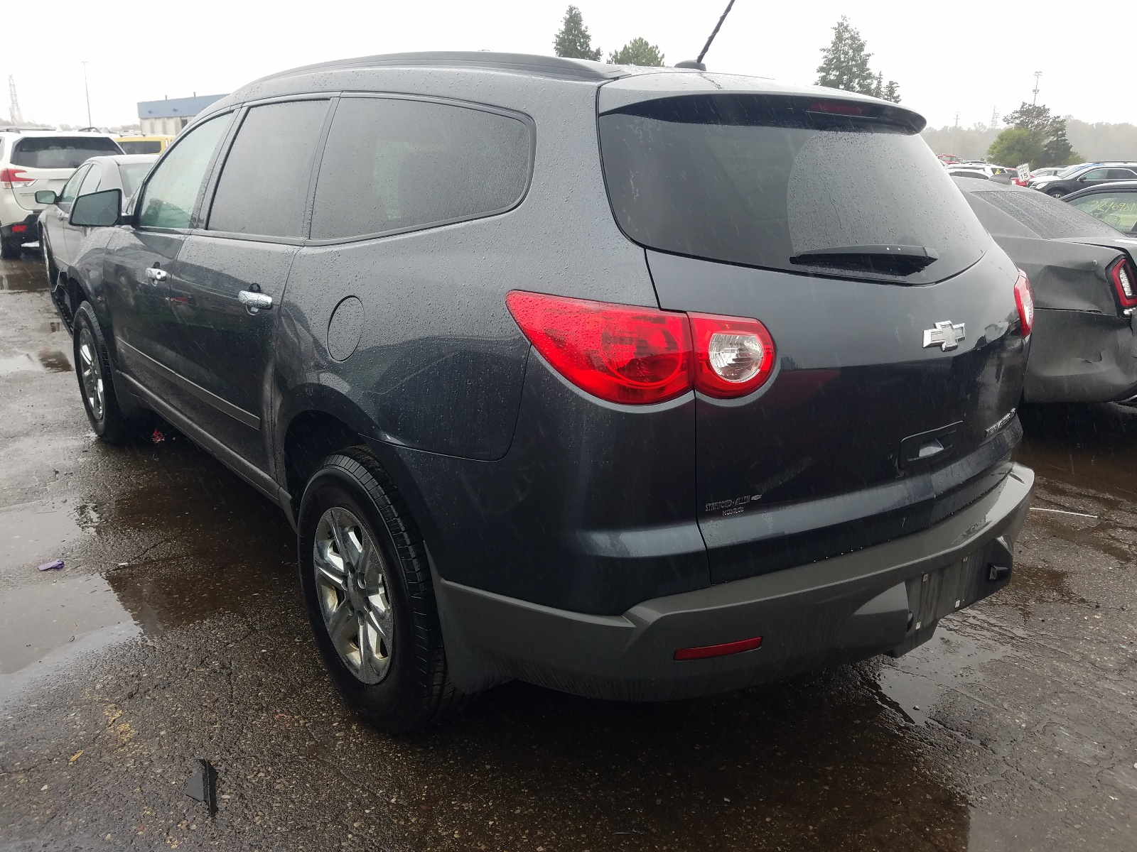 Foto 3 de la subasta – 2012 CHEVROLET TRAVERSE L con VIN 1GNKRFED0CJ388771