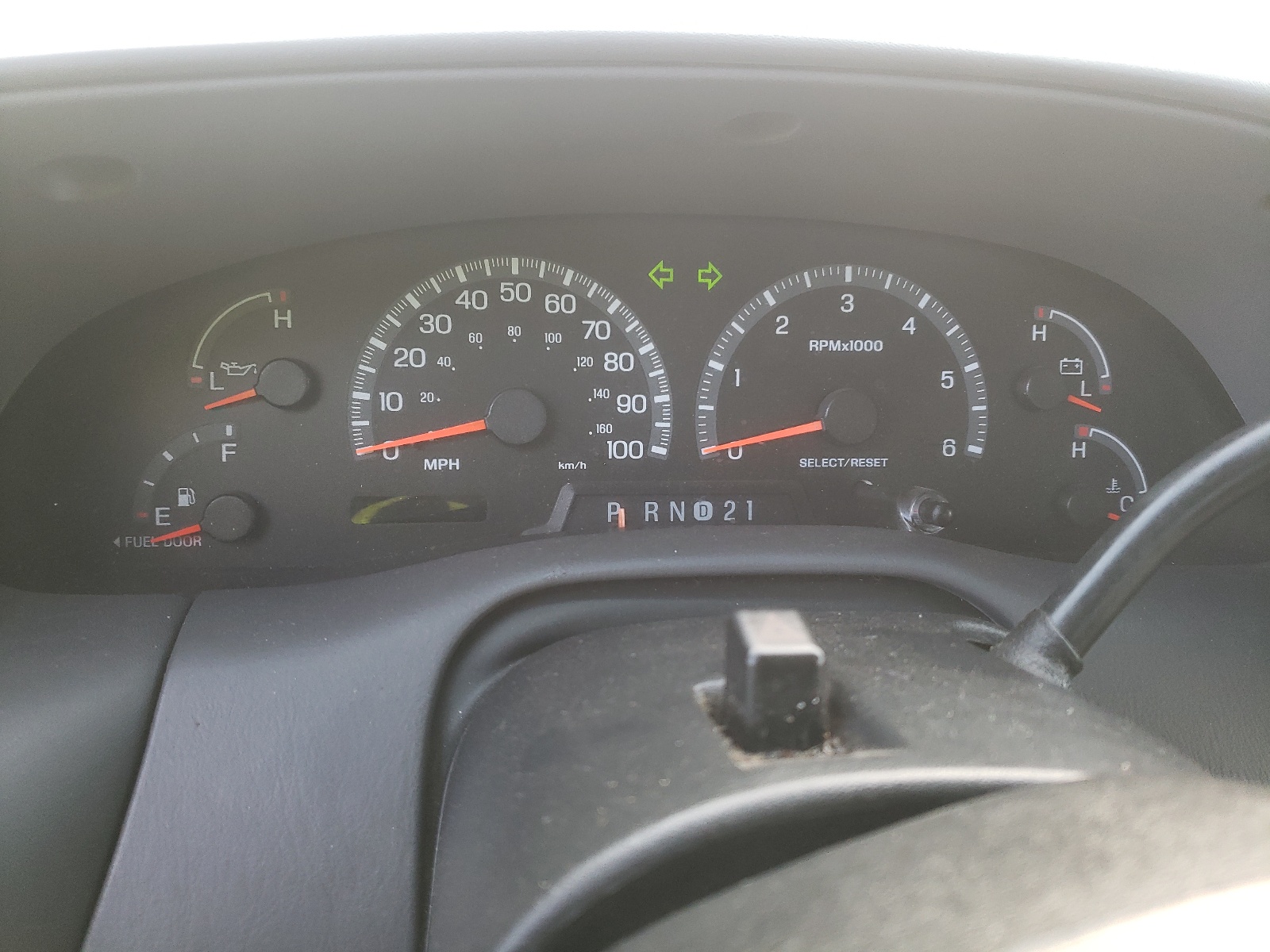 Photo 8 from auction – 2000 FORD F150 with VIN 1FTPX17L0YKB18341