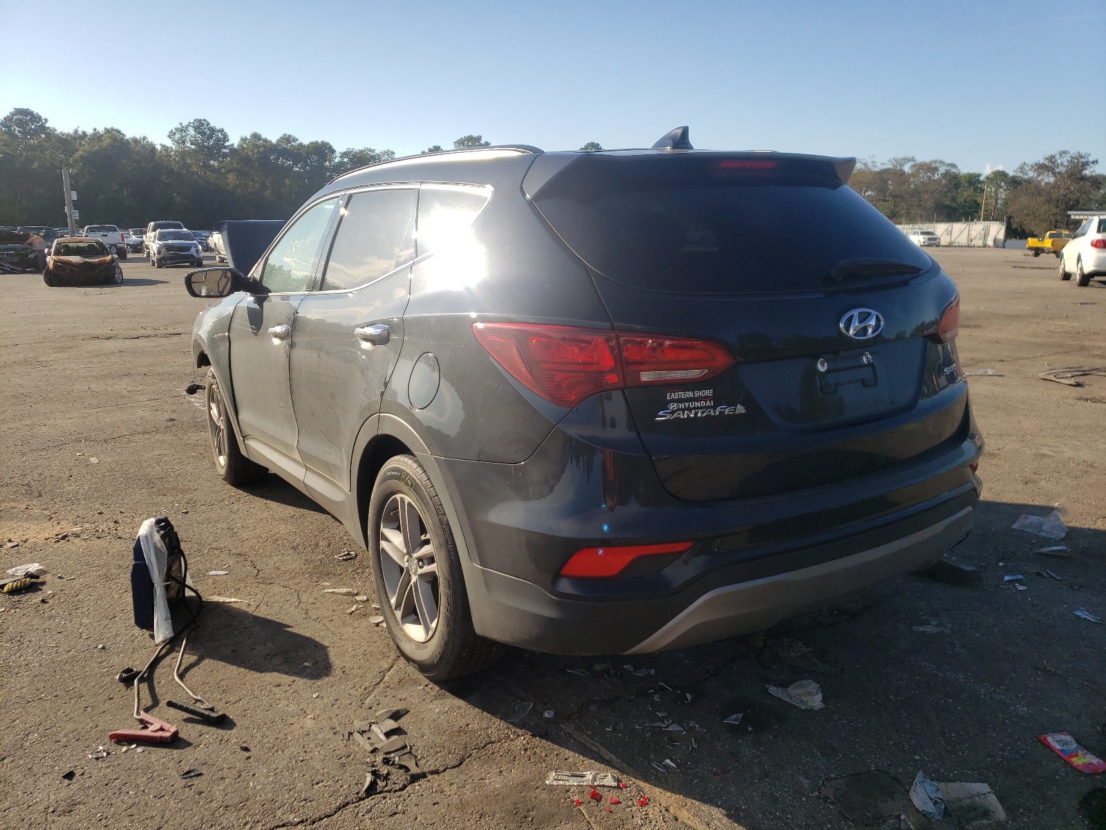 Zdjęcie 3 z aukcji – 2017 HYUNDAI SANTA FE S z VIN 5NMZU3LB2HH040800