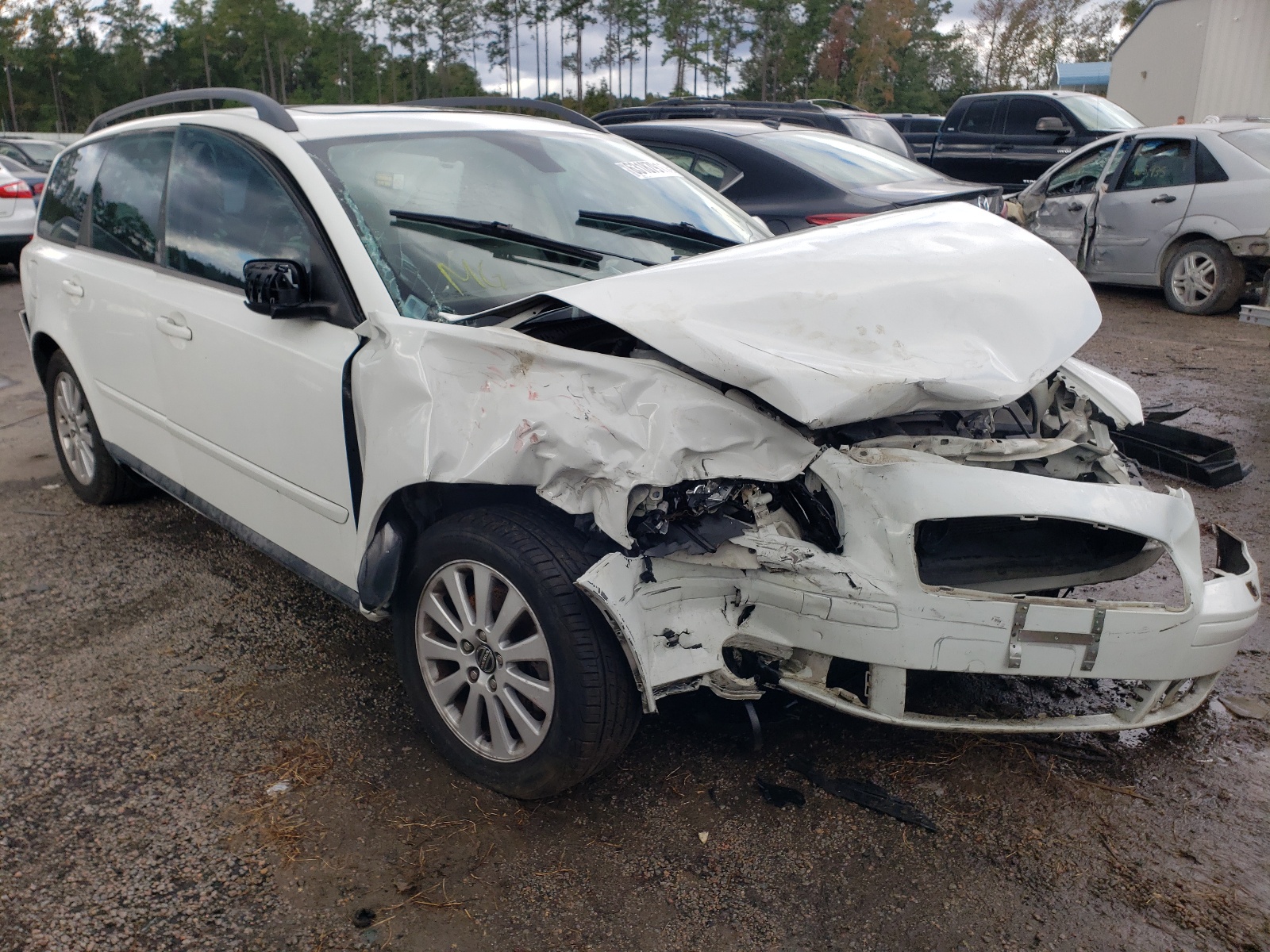 VOLVO V50 2.4I 2005 with VIN YV1MW382X52084048 - Photo from auction