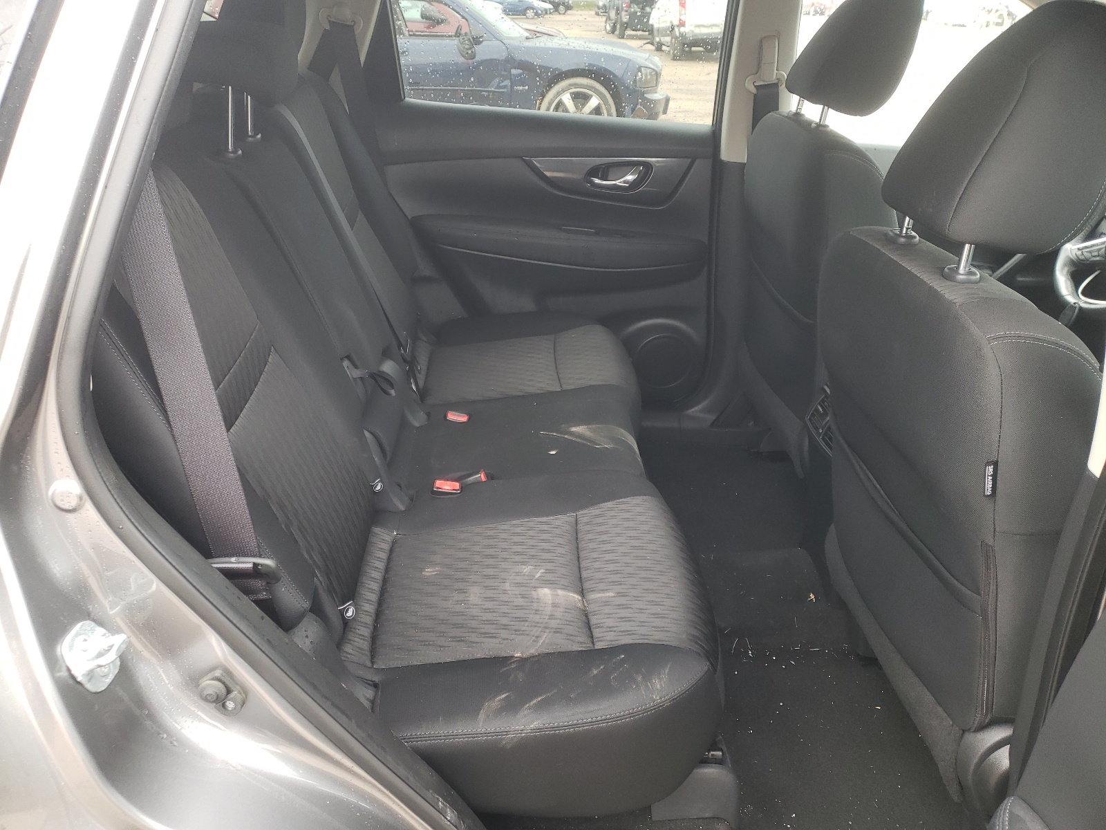 Photo 6 from auction – 2017 NISSAN ROGUE S with VIN KNMAT2MV1HP540991