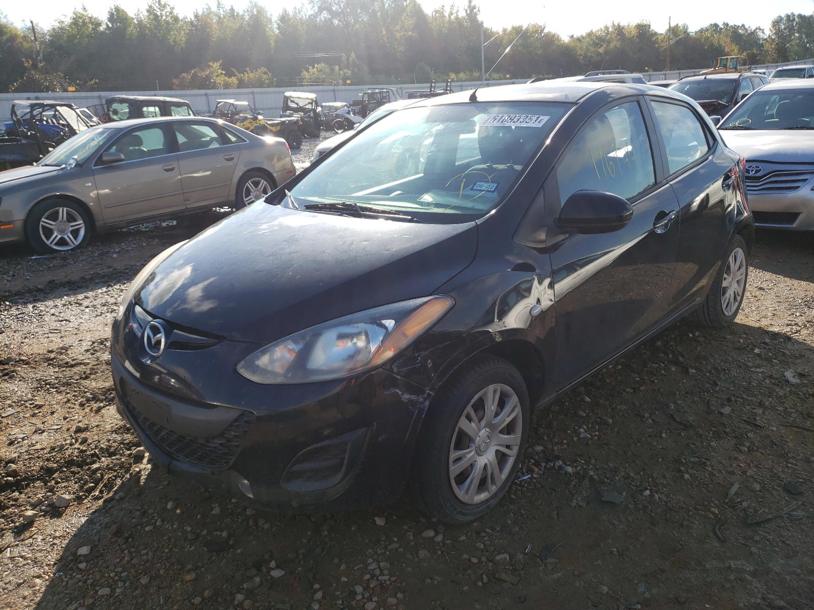 Photo 2 from auction – 2011 MAZDA MAZDA2 with VIN JM1DE1HY7B0125616